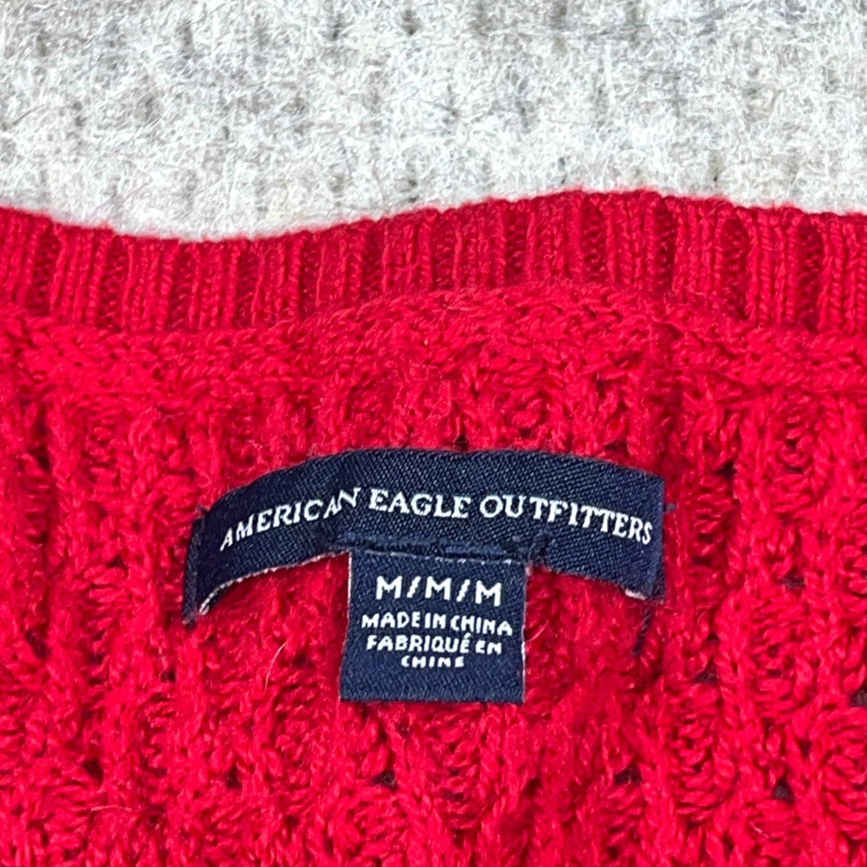 American Eagle Outfitters VINTAGE American Eagle Outfitters Sweater Women M Red V-Neck Cable-Knit Pullover Seasonal All Seasons, Lightweight, Classic, 00s Size M / US 6-8 / IT 42-44 - 3 Thumbnail