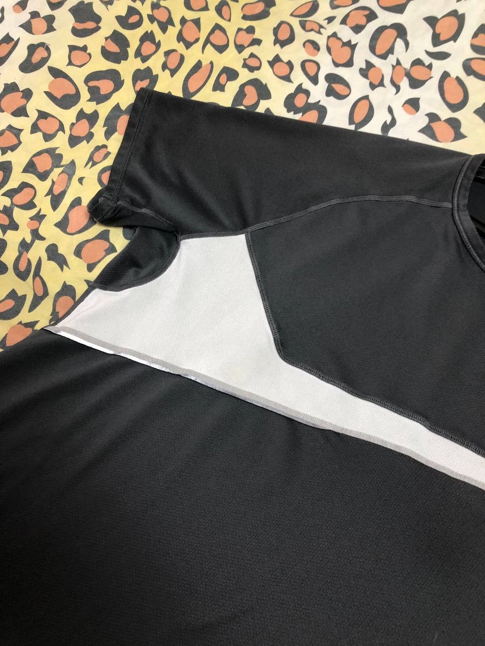 Nike × Vintage Vintage Nike Center Swoosh T-Shirt Size US L / EU 52-54 / 3 - 6 Thumbnail