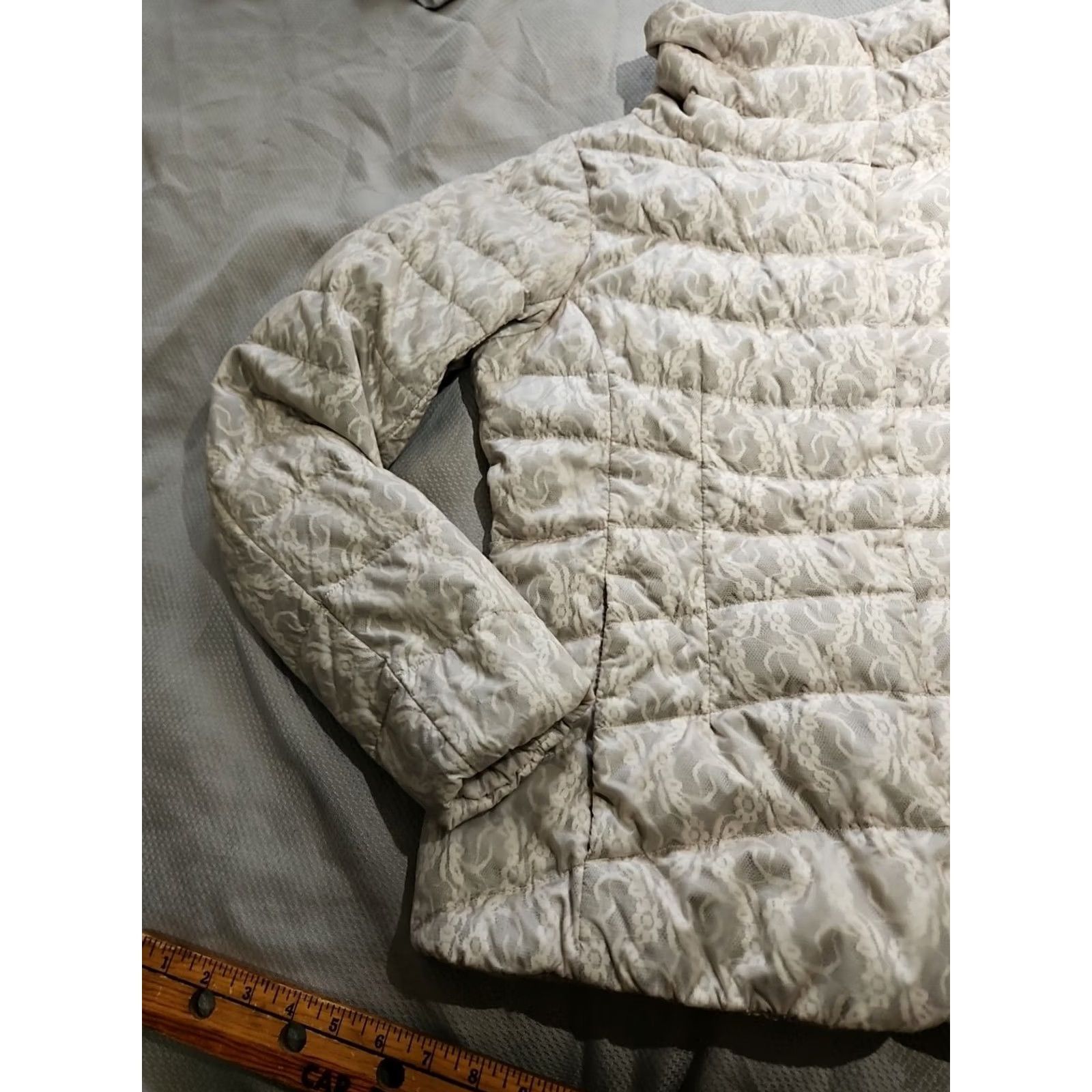 Eddie Bauer VINTAGE Eddie Bauer Womens Jacket Puffer Beige Floral Lace Goose Down Motif Snap Mid-Length Zip Full Zip Pockets Full Zip Size M / US 6-8 / IT 42-44 - 3 Thumbnail