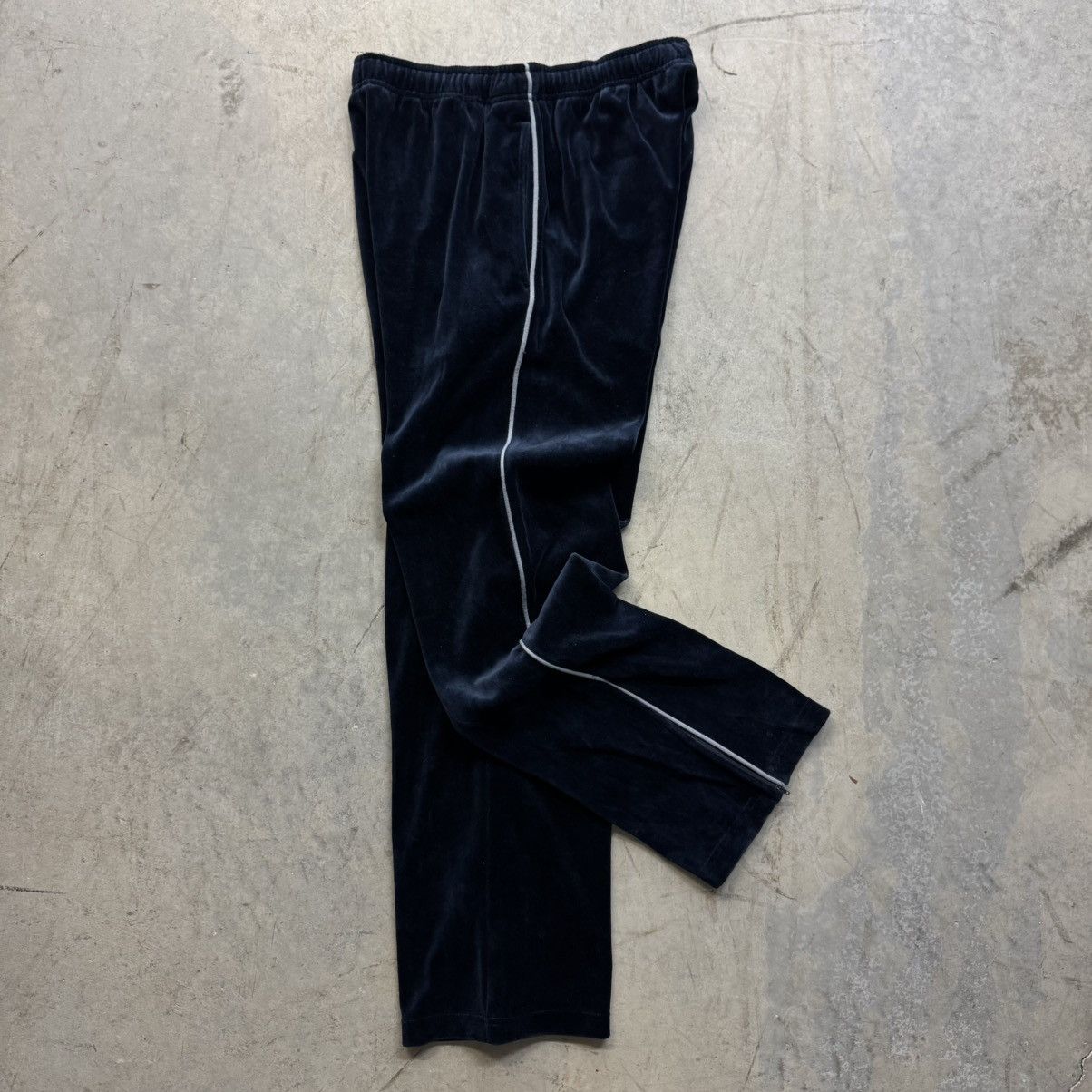 Vintage Vintage 90s Y2K Baggy Velour Track Pants Navy Side Stripe Size US 30 / EU 46 - 2 Thumbnail