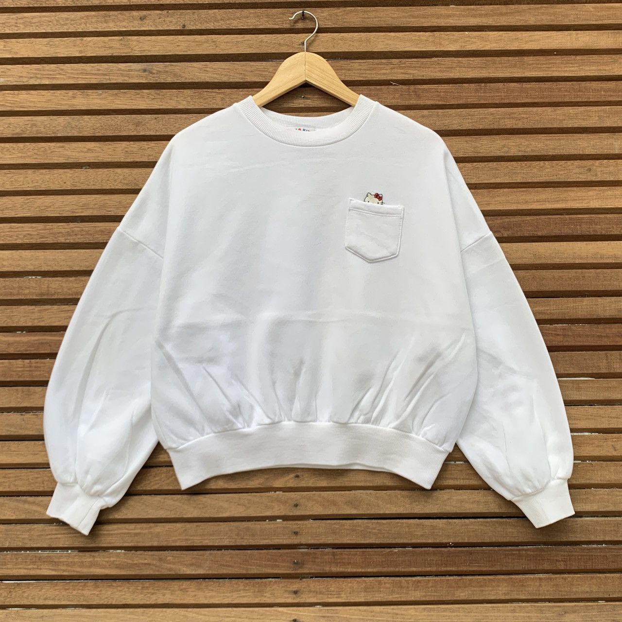 Cartoon Network Hello Kitty Cropped Crewneck Embroidered Logo Size M / US 6-8 / IT 42-44 - 1 Thumbnail