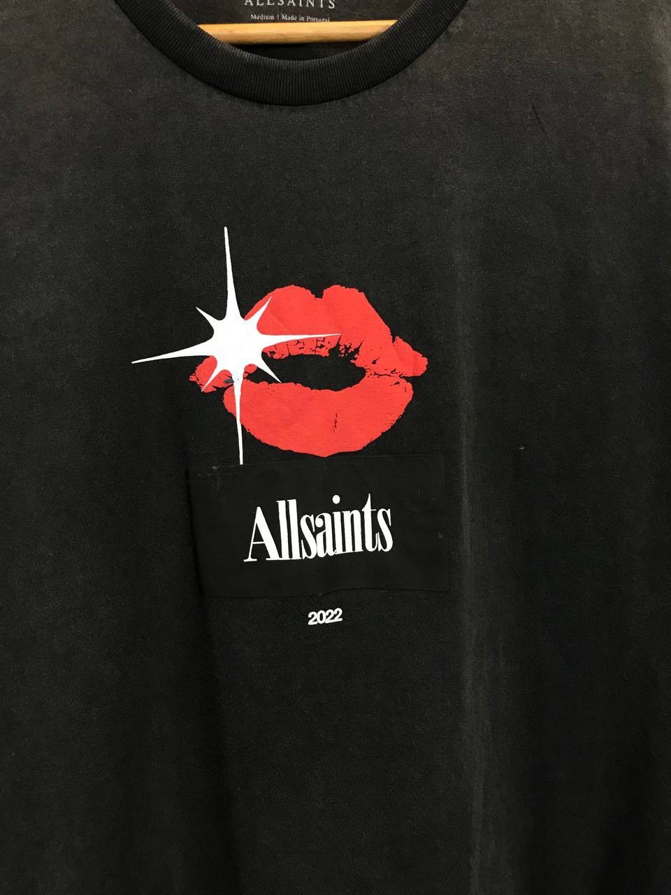 Allsaints Allsaints art designer center logo faded tee Size US M / EU 48-50 / 2 - 3 Thumbnail