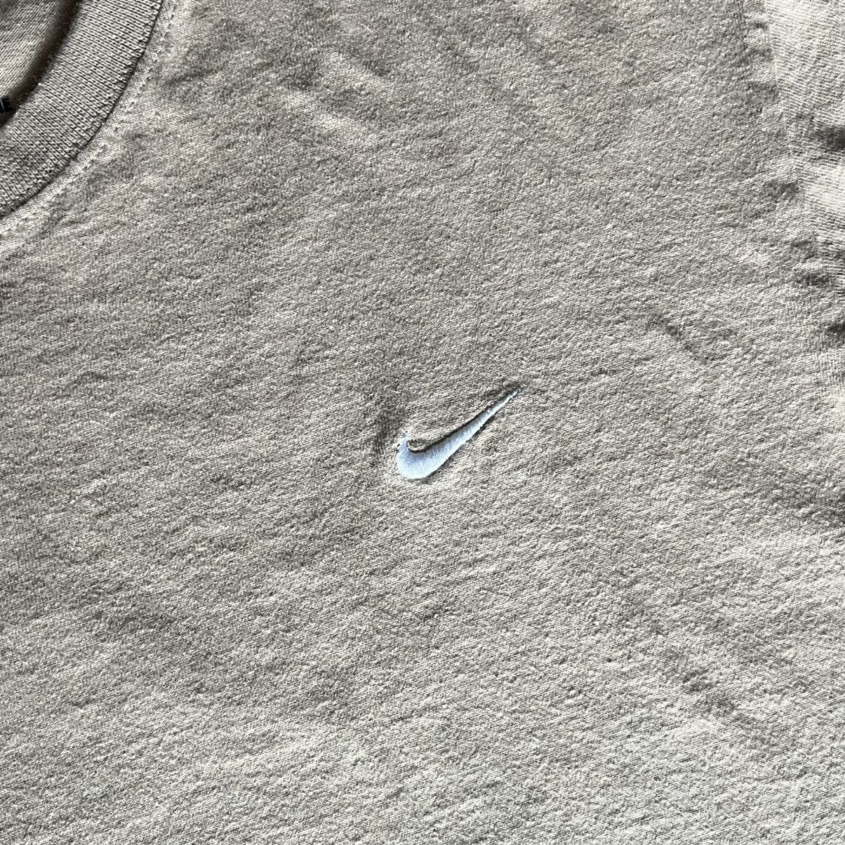 Nike Vintage 2000s Nike Basic Swoosh Logo Beige Loose Fit T Shirt Size US S / EU 44-46 / 1 - 3 Thumbnail