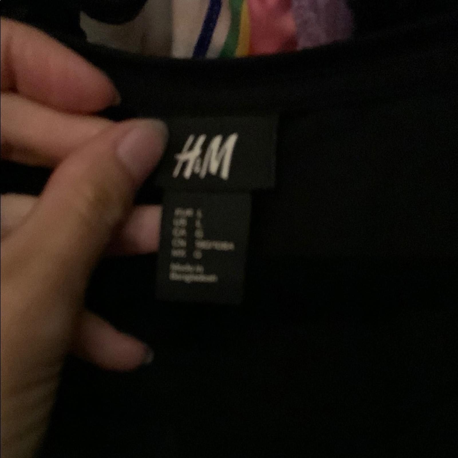 H&M H&M Black Muscle Tee California Graphic Size US L / EU 52-54 / 3 - 2 Thumbnail