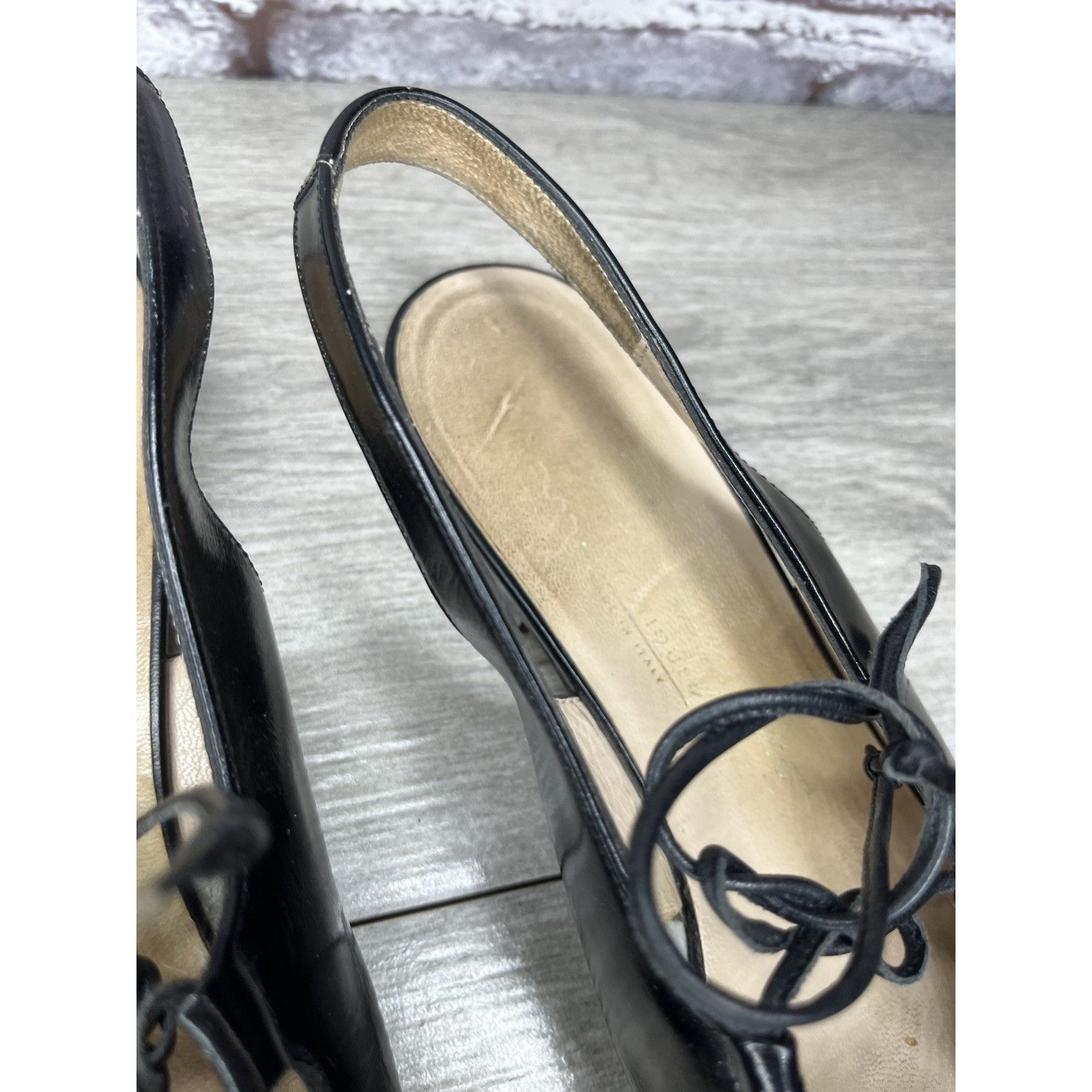 Salvatore Ferragamo Salvatore Ferragamo Boutique Black Patent Leather Pumps Shoe Size US 9 / IT 39 - 7 Thumbnail