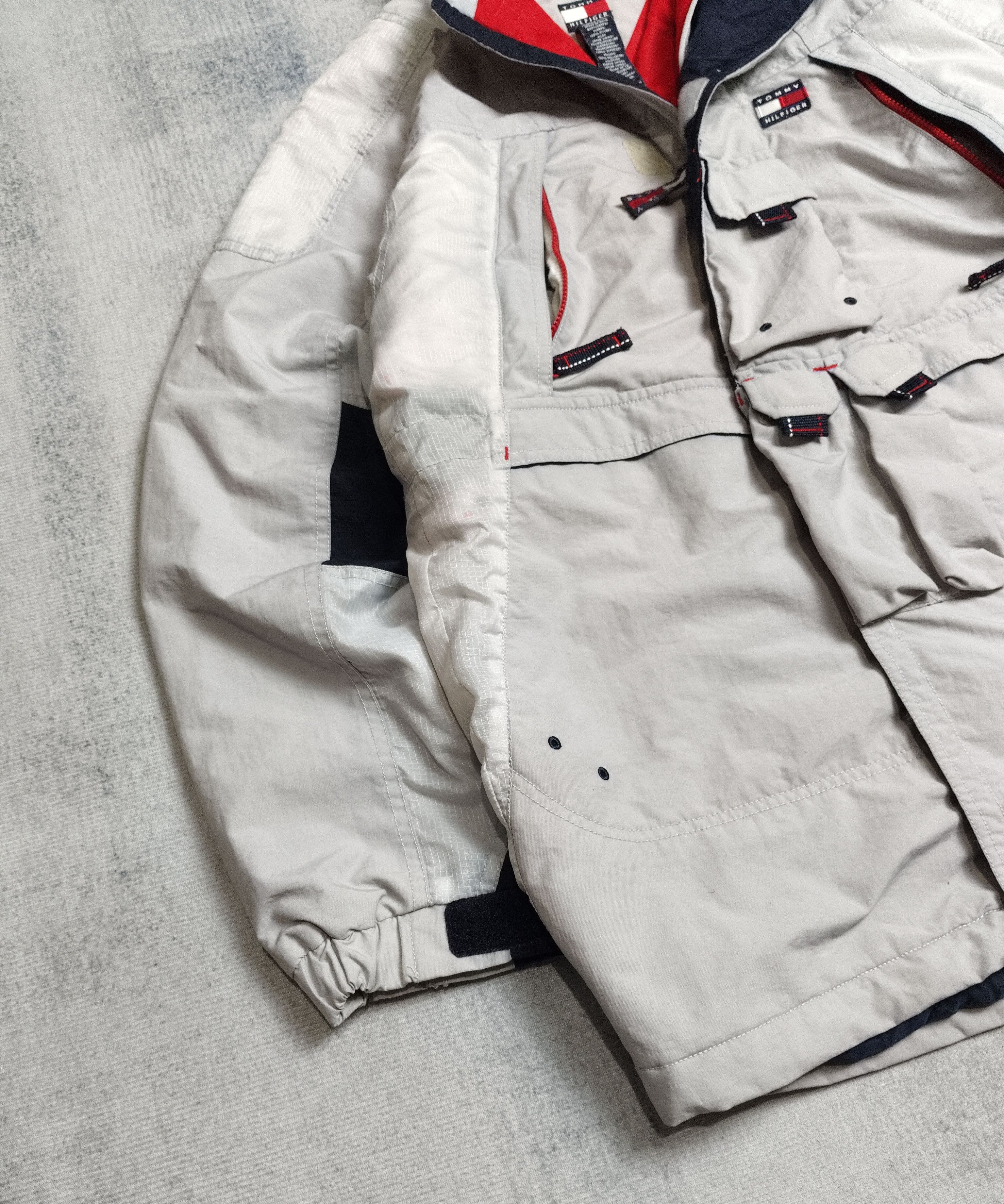 Tommy Hilfiger Vintage Tommy Hilfiger Multi pocket Jacket Size US XL / EU 56 / 4 - 6 Thumbnail