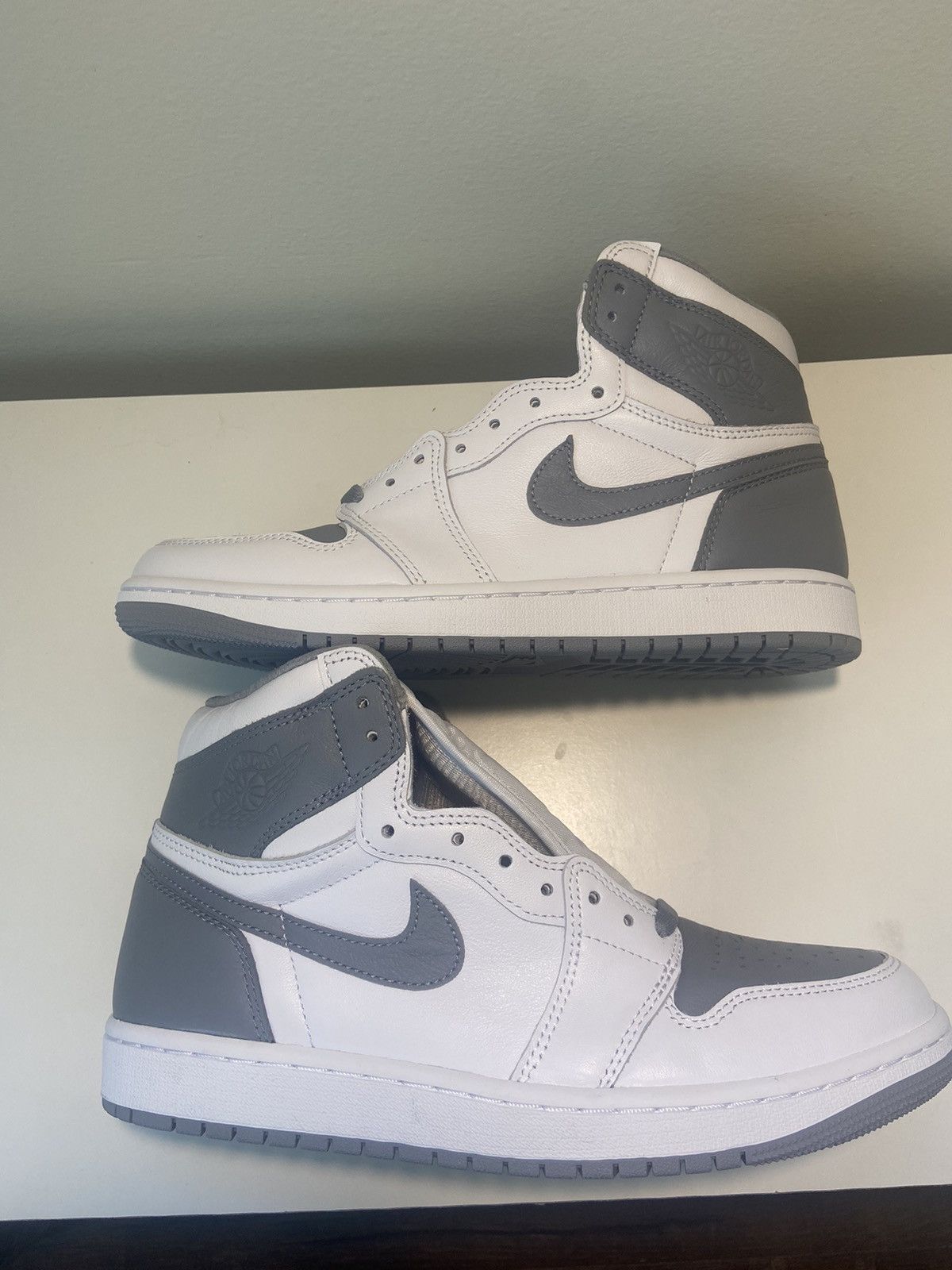 Jordan Brand Air Jordan 1 Retro High OG "Stealth” Size US 9 / EU 42 - 4 Thumbnail