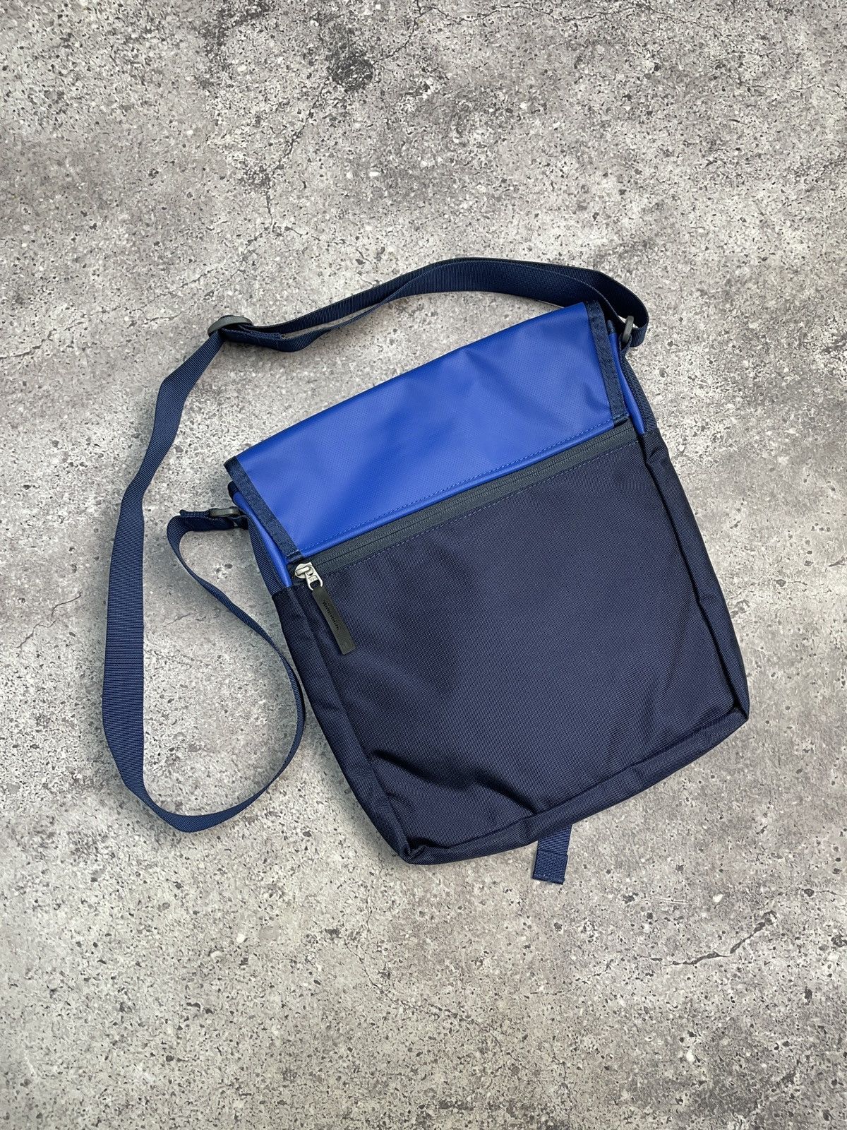 The North Face × Vintage Vintage The North Face Messenger Bag Y2K Sling Bag Drill Size ONE SIZE - 9 Thumbnail