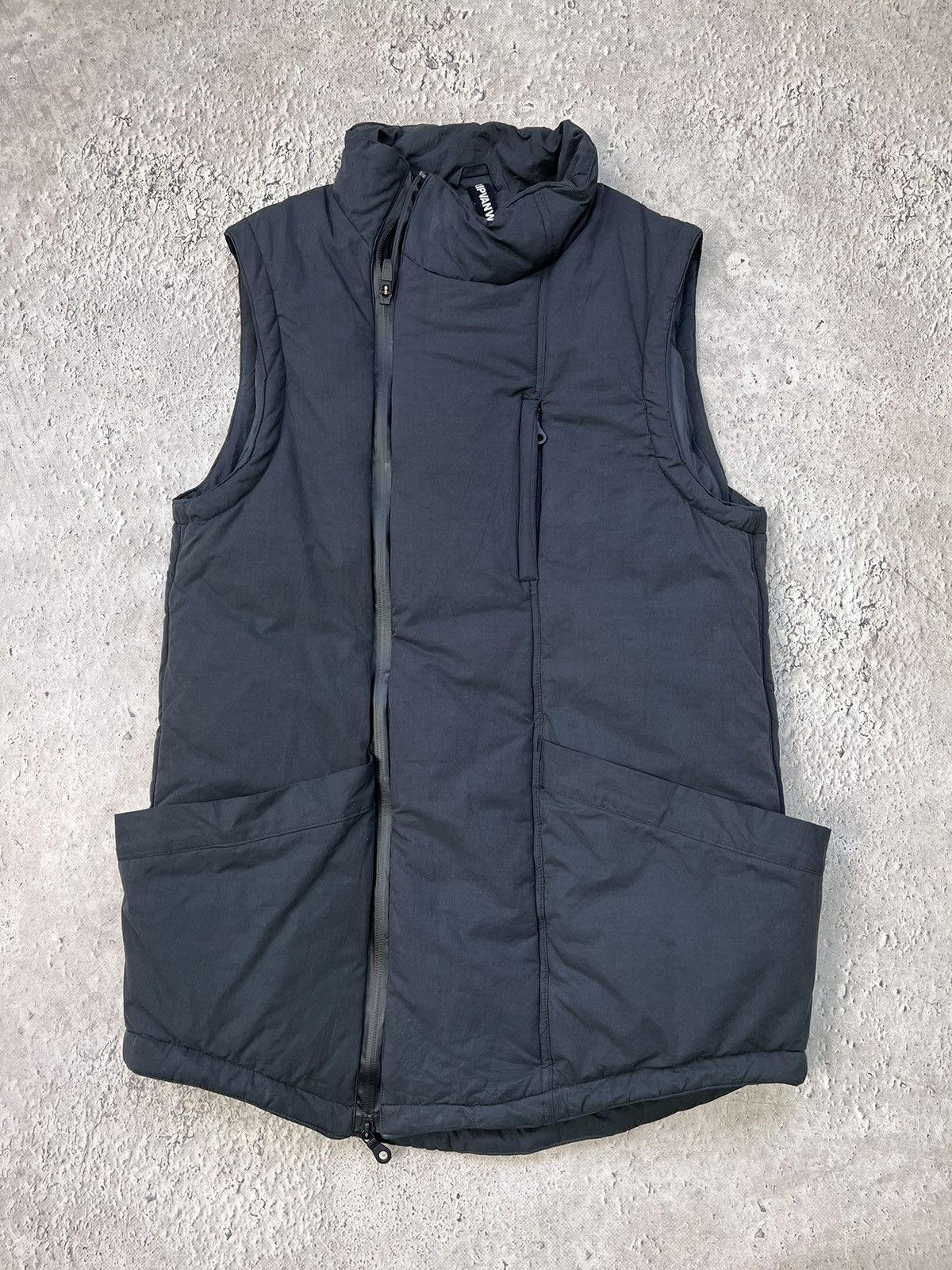 Japanese Brand × RIPVANWINKLE × Yohji Yamamoto Rip Van Winkle Asimmetric Ski nylon Vest Japanese Brand Size US M / EU 48-50 / 2 - 1 Thumbnail