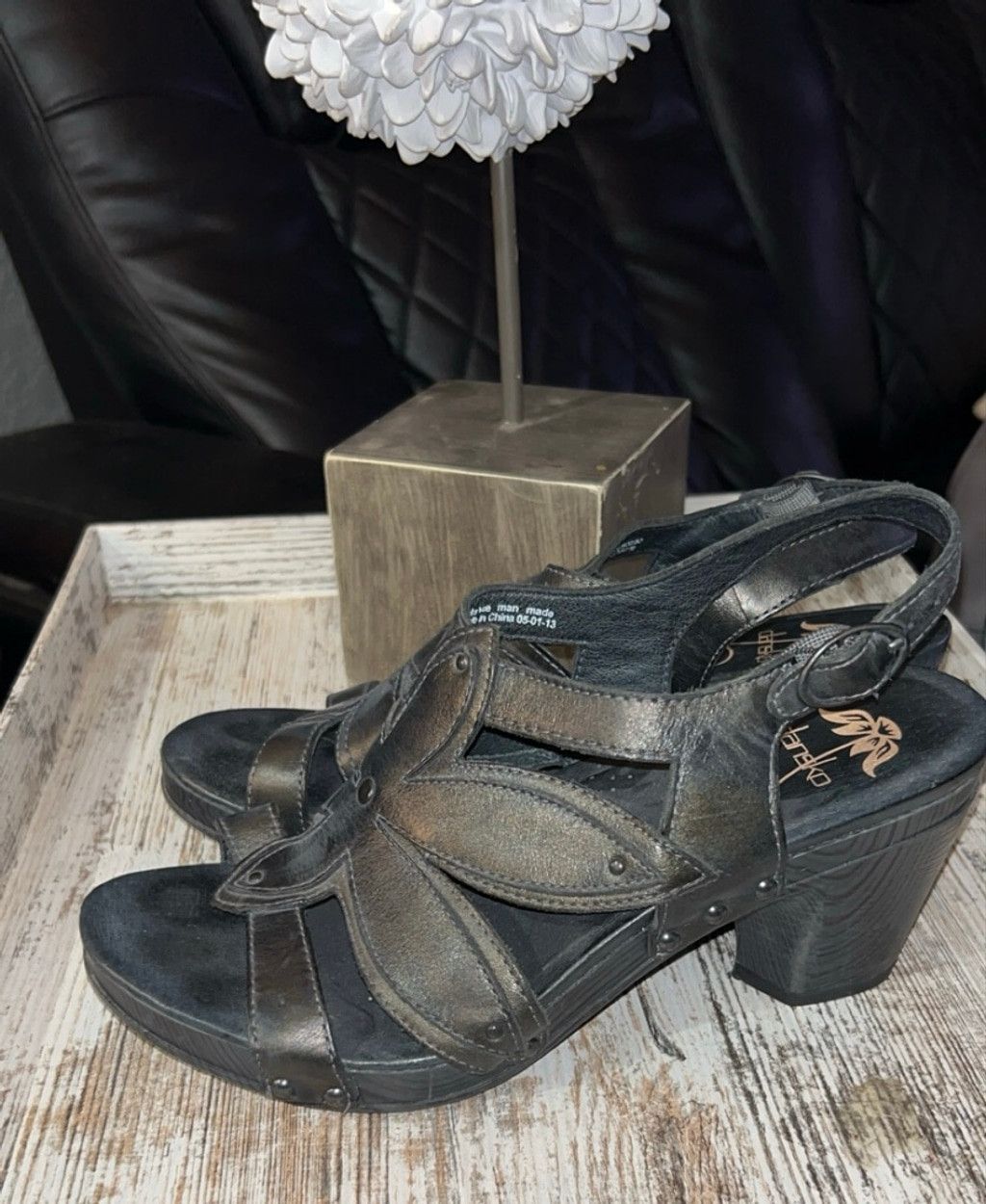 Dansko Women's Dansko Black Leather Wedge Sandals Size 8.5 Size US 8.5 / IT 38.5 - 2 Thumbnail