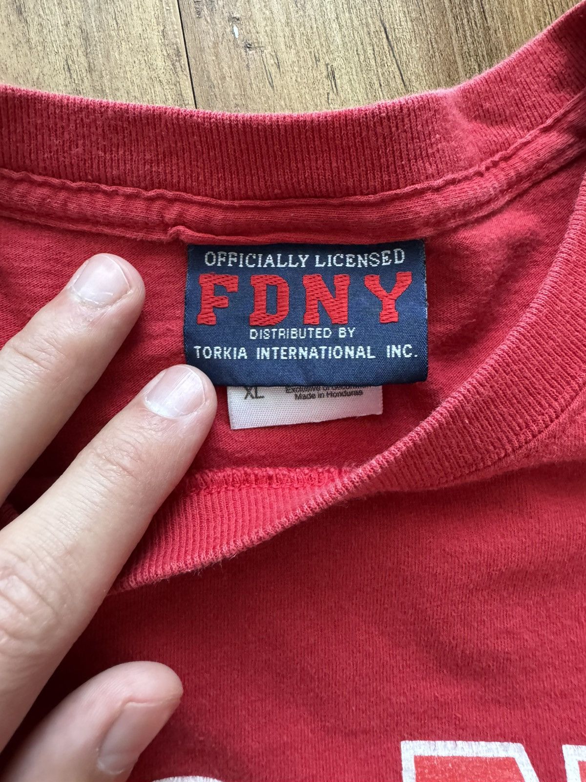 Other Vintage FDNY t-shirt Size US XL / EU 56 / 4 - 4 Thumbnail