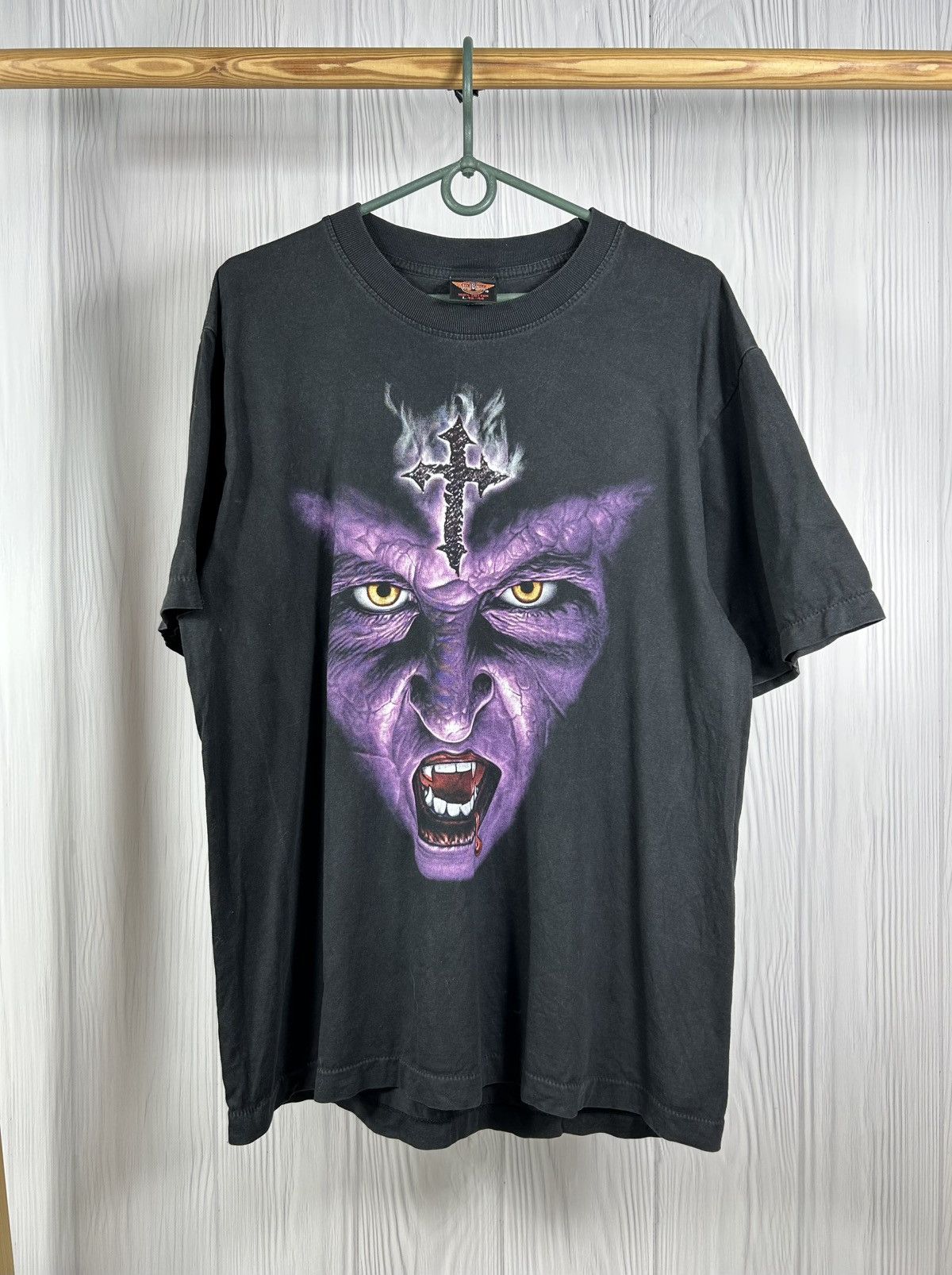 Vintage Vintage Y2K Devilish Vampire Blood Graphic Tee Demon Blood L Size US L / EU 52-54 / 3 - 1 Thumbnail