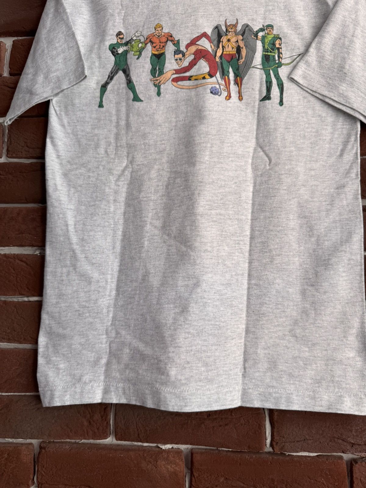 DC Comics Rare Vintage 90s DC Comics Heroes Movie Tee Grey Rar Cartoon Size US S / EU 44-46 / 1 - 8 Thumbnail
