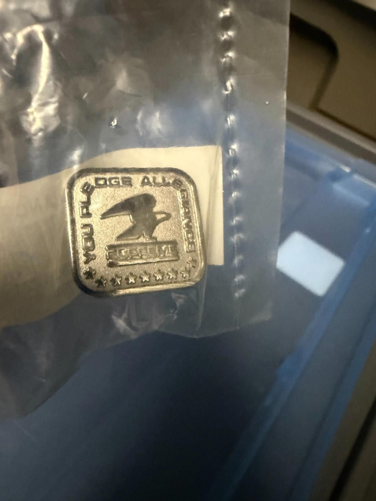 Supreme Supreme Pledge Allegiance United States Pin Silver FW19 Size ONE SIZE - 1 Preview