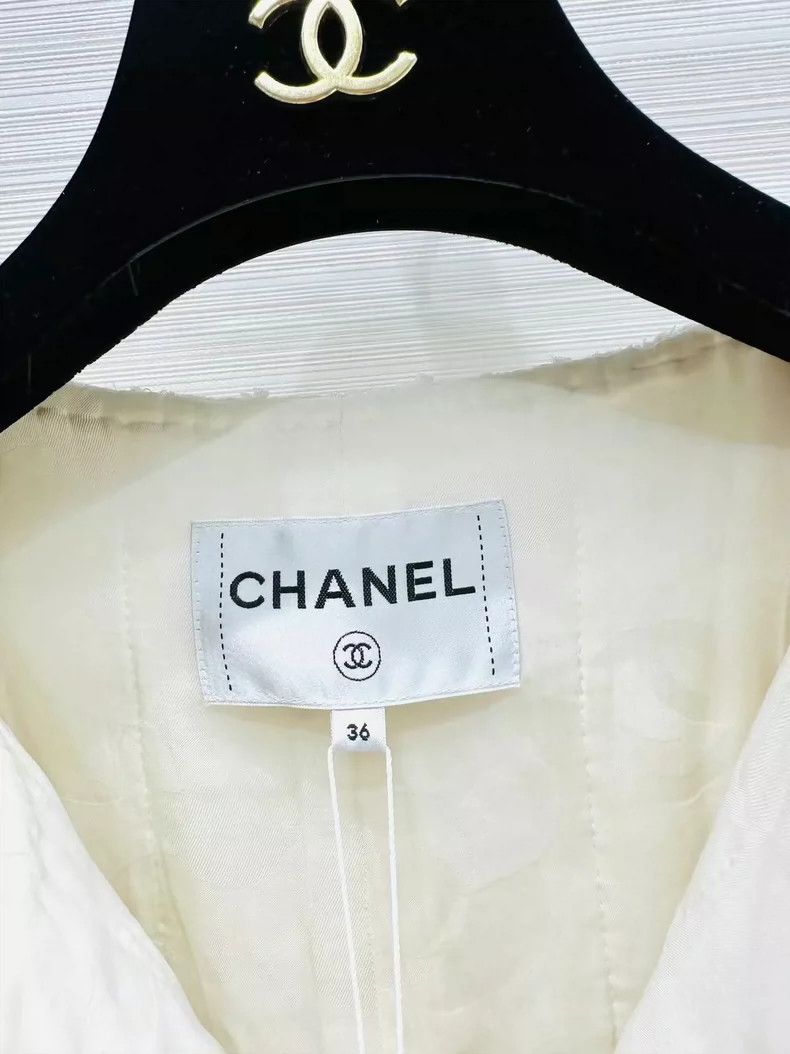 Chanel Chanel 23C white moonlight coat Size XS / US 0-2 / IT 36-38 - 5 Thumbnail