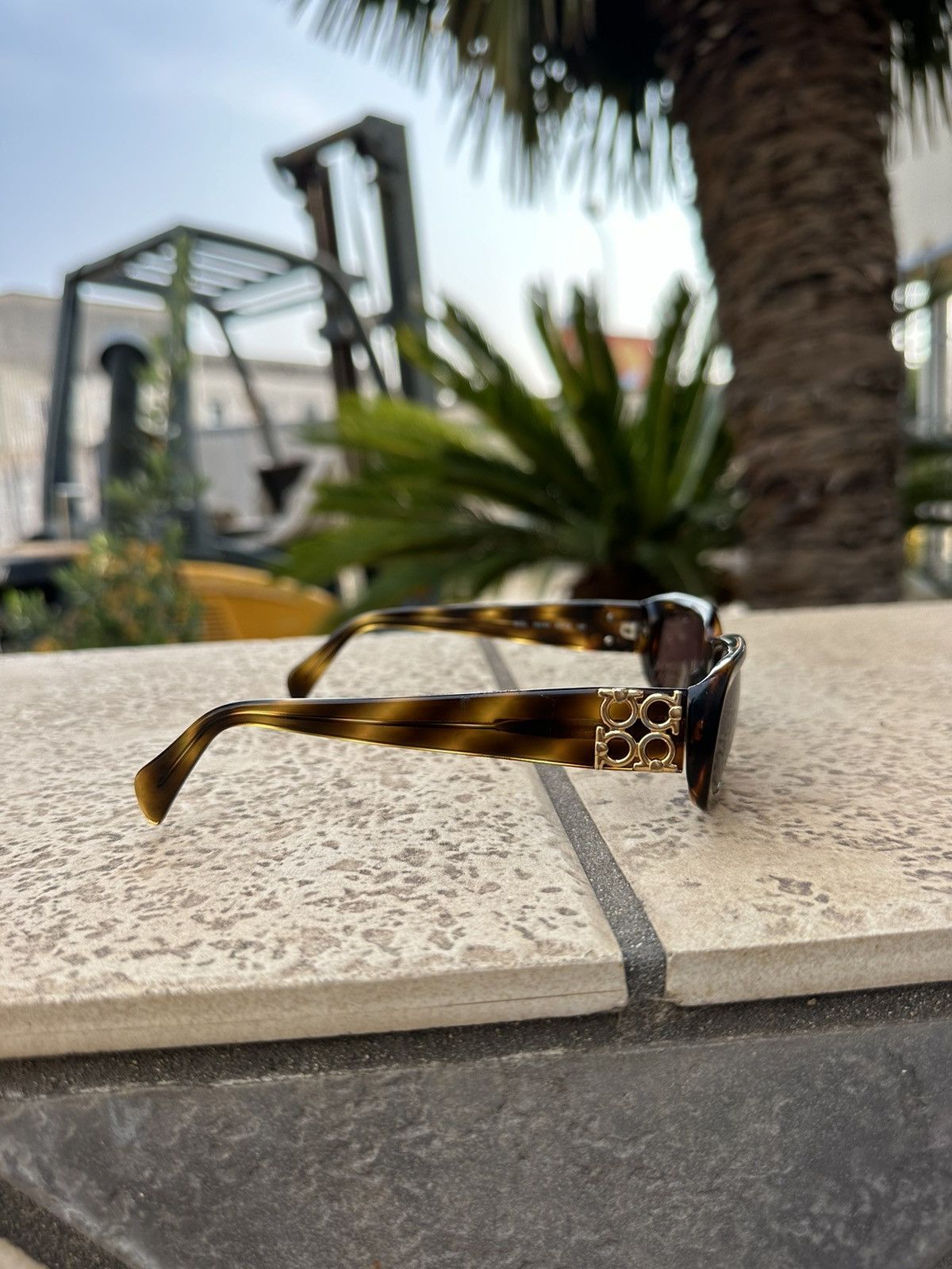 Salvatore Ferragamo Salvatore Ferragamo Sunglasses 2033 Size ONE SIZE - 2 Thumbnail