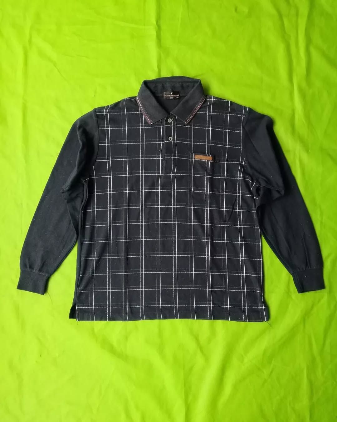 Japanese Brand × Other × Vintage Claudio Valentino Paris Black Plaid Half Button Shirt Size US L / EU 52-54 / 3 - 2 Thumbnail