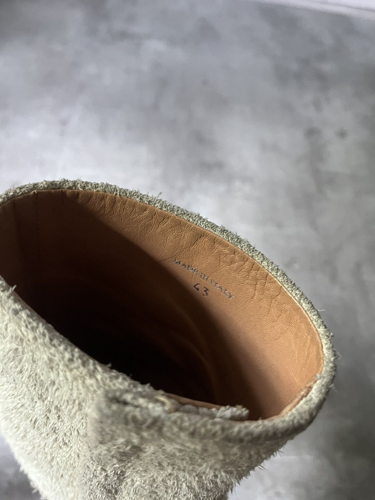 Maison Margiela Maison Margiela distressed look tabi heel fur boots Size US 10 / EU 43 - 21 Thumbnail