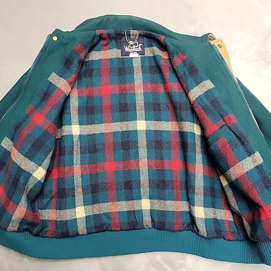 Vintage VINTAGE Woolrich Jacket Mens L Green 100% Wool Bomber Made in USA Classic Jacket Mens L Green Woolrich Bomber 100% Wool Solid Classic Outdoors Mens Size US L / EU 52-54 / 3 - 7 Thumbnail