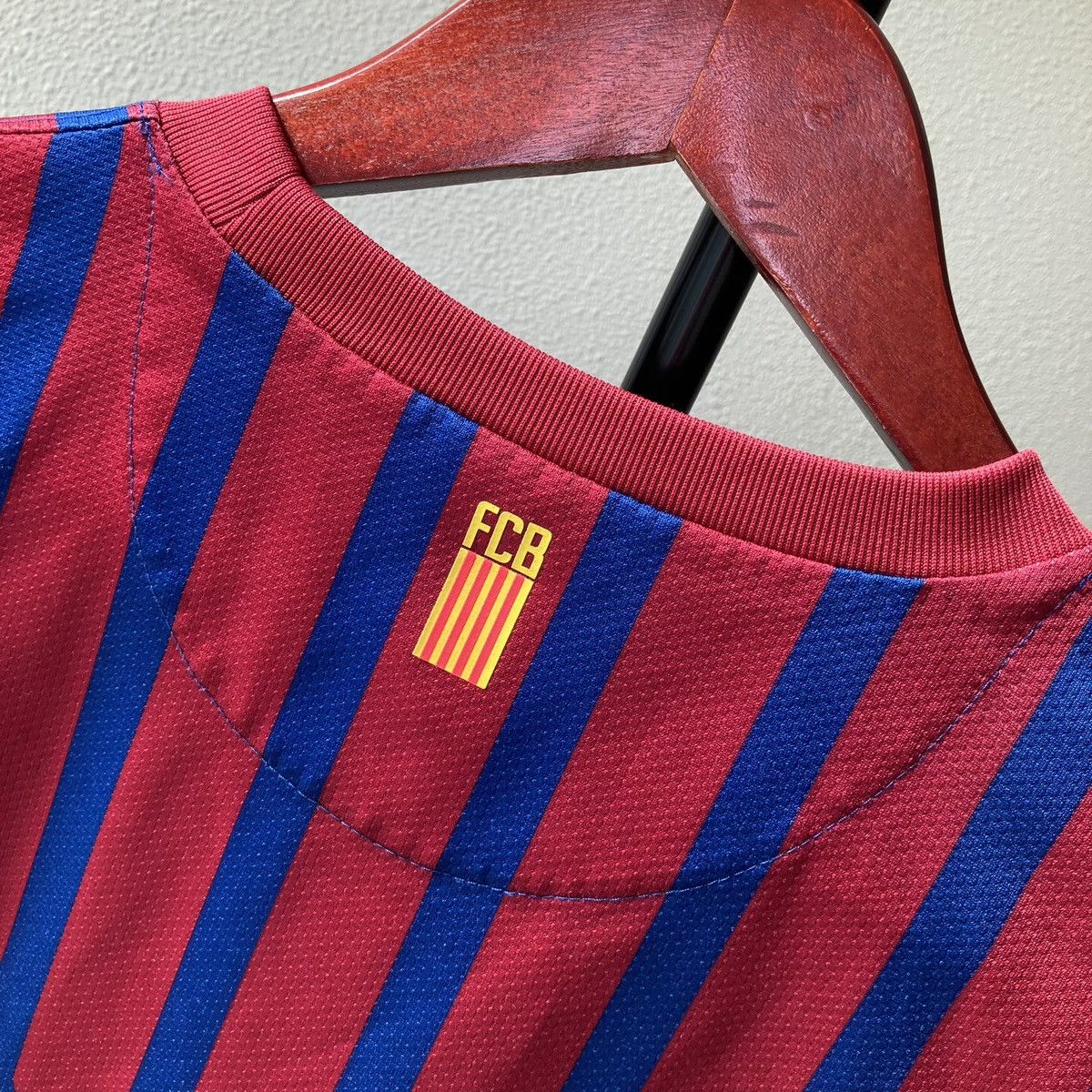 Nike Barcelona 2016 Nike Jersey Blokcore Style Soccer Spain Y2k Size US S / EU 44-46 / 1 - 10 Thumbnail
