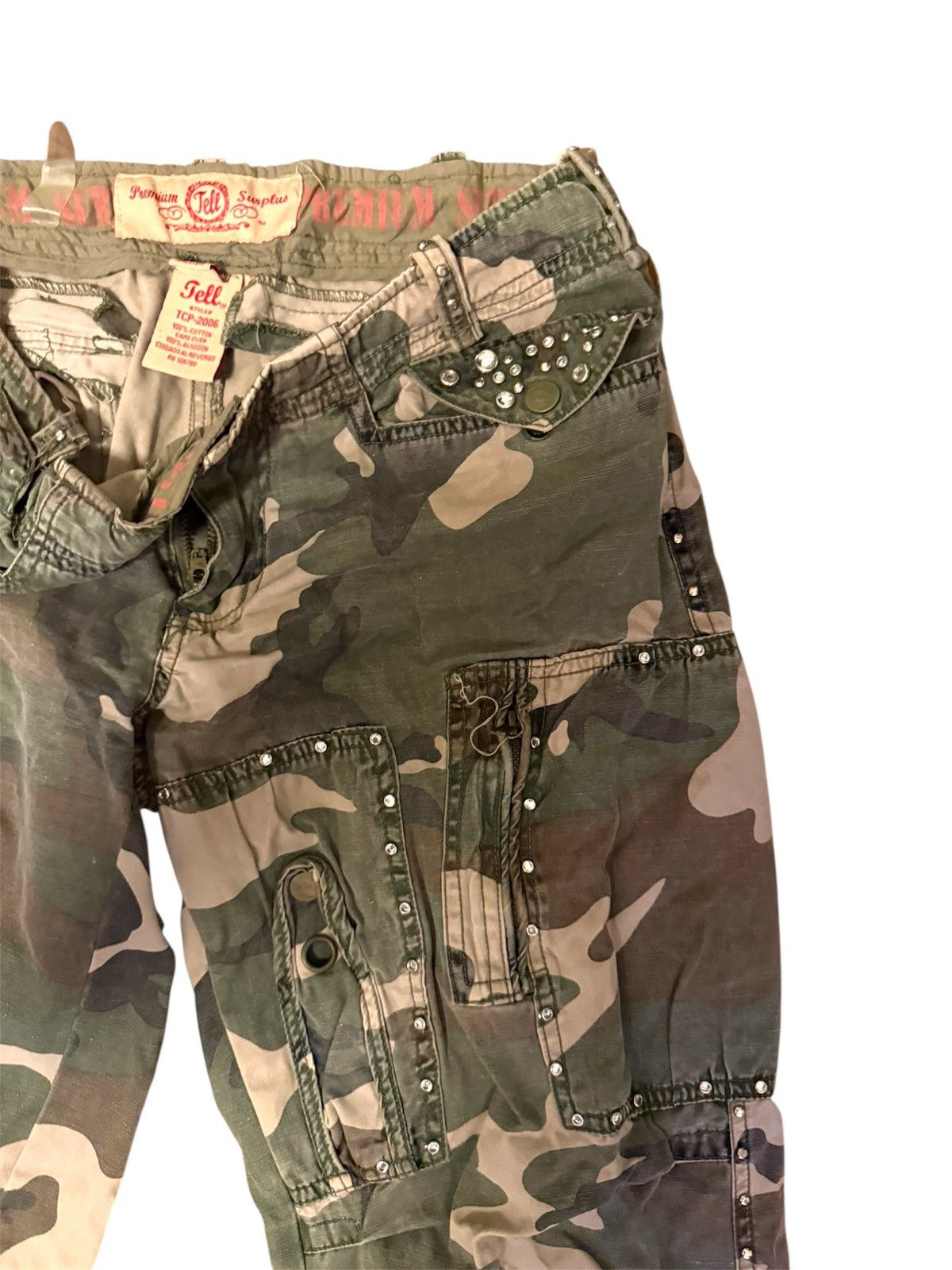 Japanese Brand × Vintage baddie camo studded cargo low rise pants Size 27" / US 4 / IT 40 - 2 Thumbnail