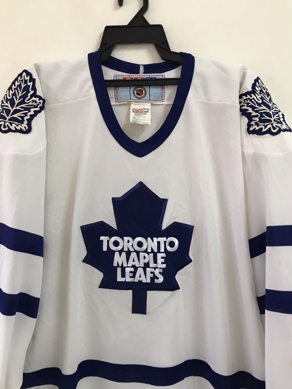 Ccm Rare Ccm 90s Toronto Maple leafs NHL jersey Size Medium Size US M / EU 48-50 / 2 - 5 Thumbnail