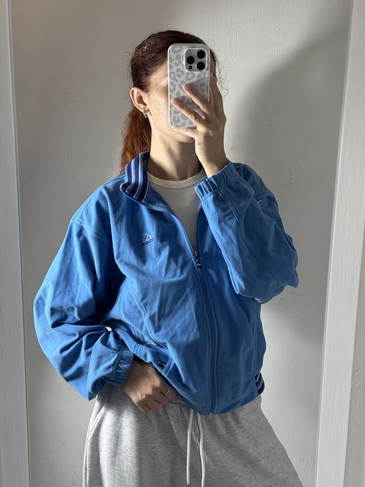Adidas VINTAGE ADIDAS MINI LOGO VELVET BOXY FIT ZIP UP JACKET Size M / US 6-8 / IT 42-44 - 1 Thumbnail