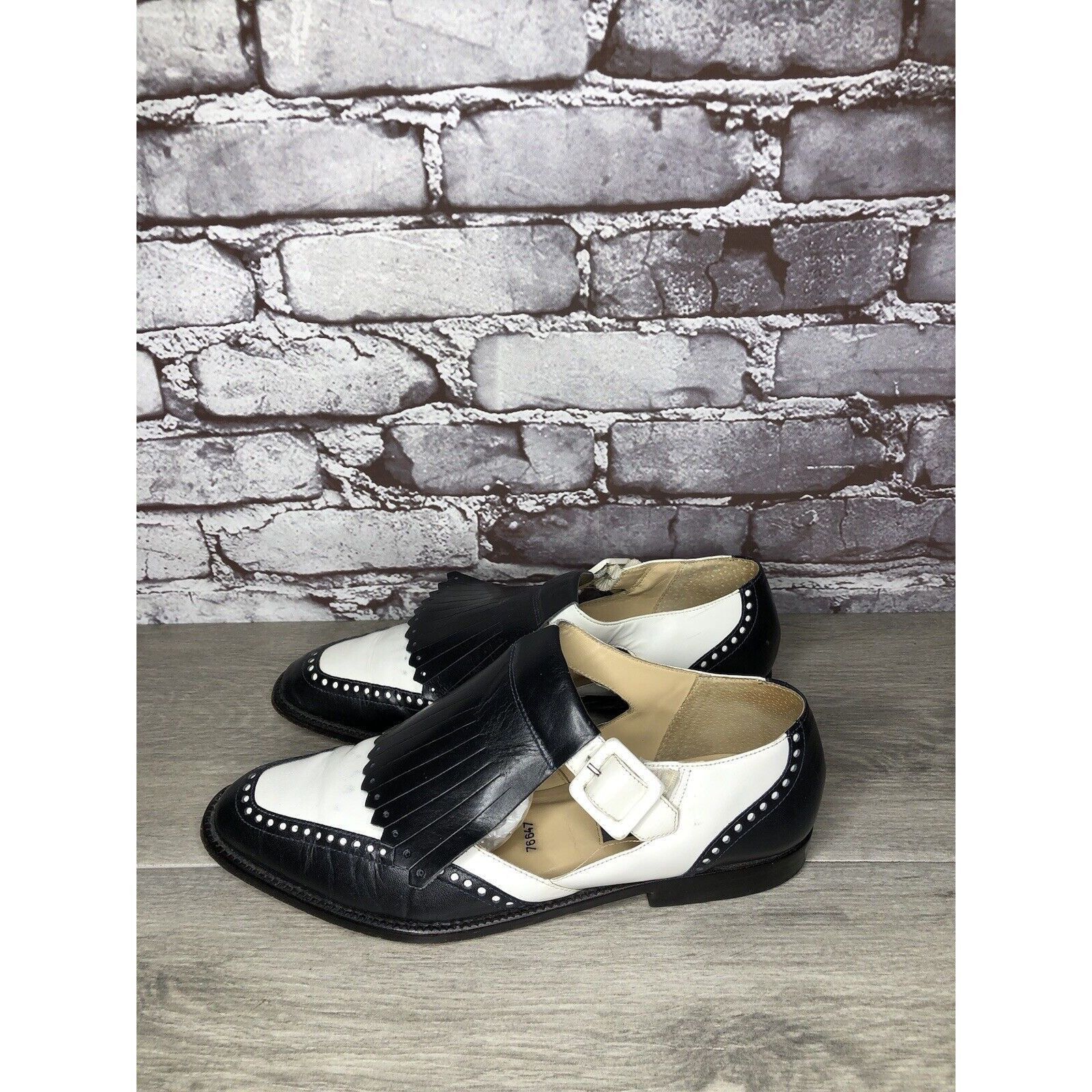 Kenneth Cole Kenneth Cole New York Black White Leather Kiltie Flats Shoes Size US 9 / IT 39 - 23 Thumbnail