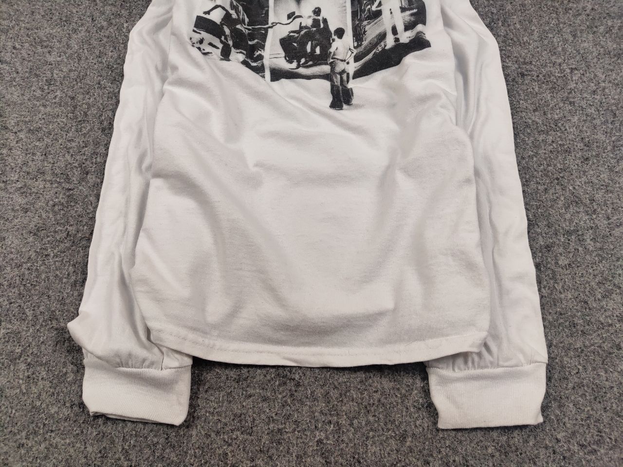 Band Tees Vintage Genesis Lamb Lies Down Broadway Long Sleeve t shirt Size US L / EU 52-54 / 3 - 4 Thumbnail