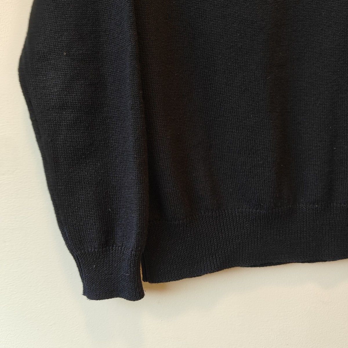 Drake's black merino wool v neck sweater size m fits s Italy Size US M / EU 48-50 / 2 - 5 Thumbnail