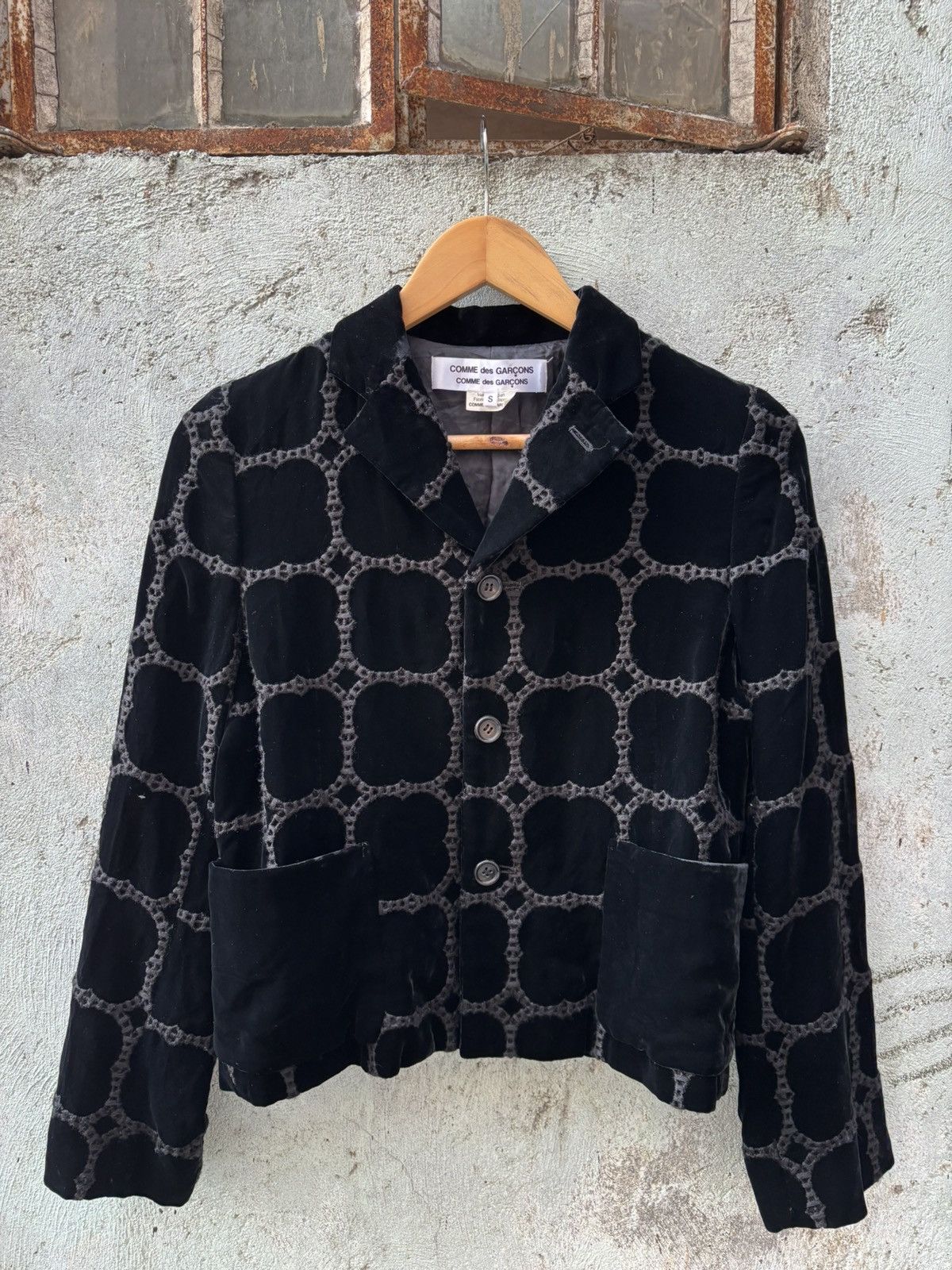 Comme des Garcons Comme des Garcons - 2005 Velvet Blazer Size S / US 4 / IT 40 - 1 Thumbnail