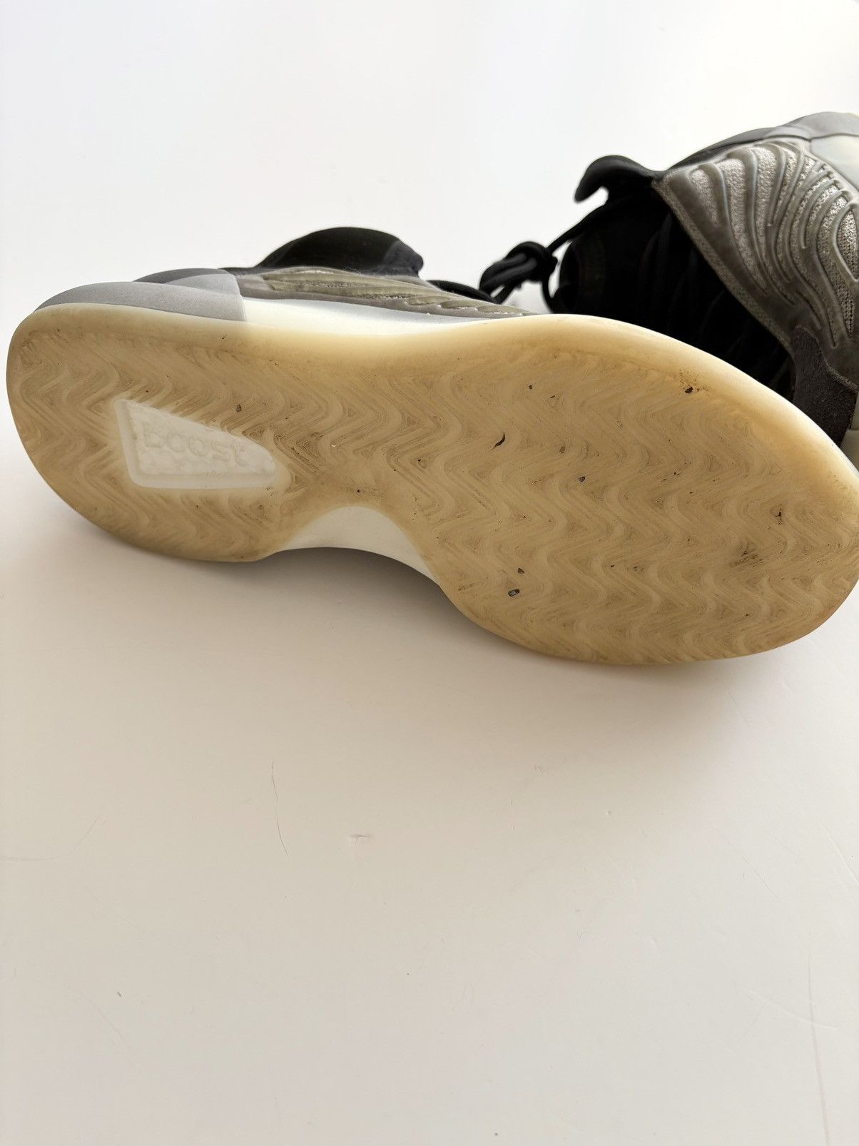 Yeezy Yeezy Quantum in Barium Size US 8 / EU 41 - 11 Thumbnail