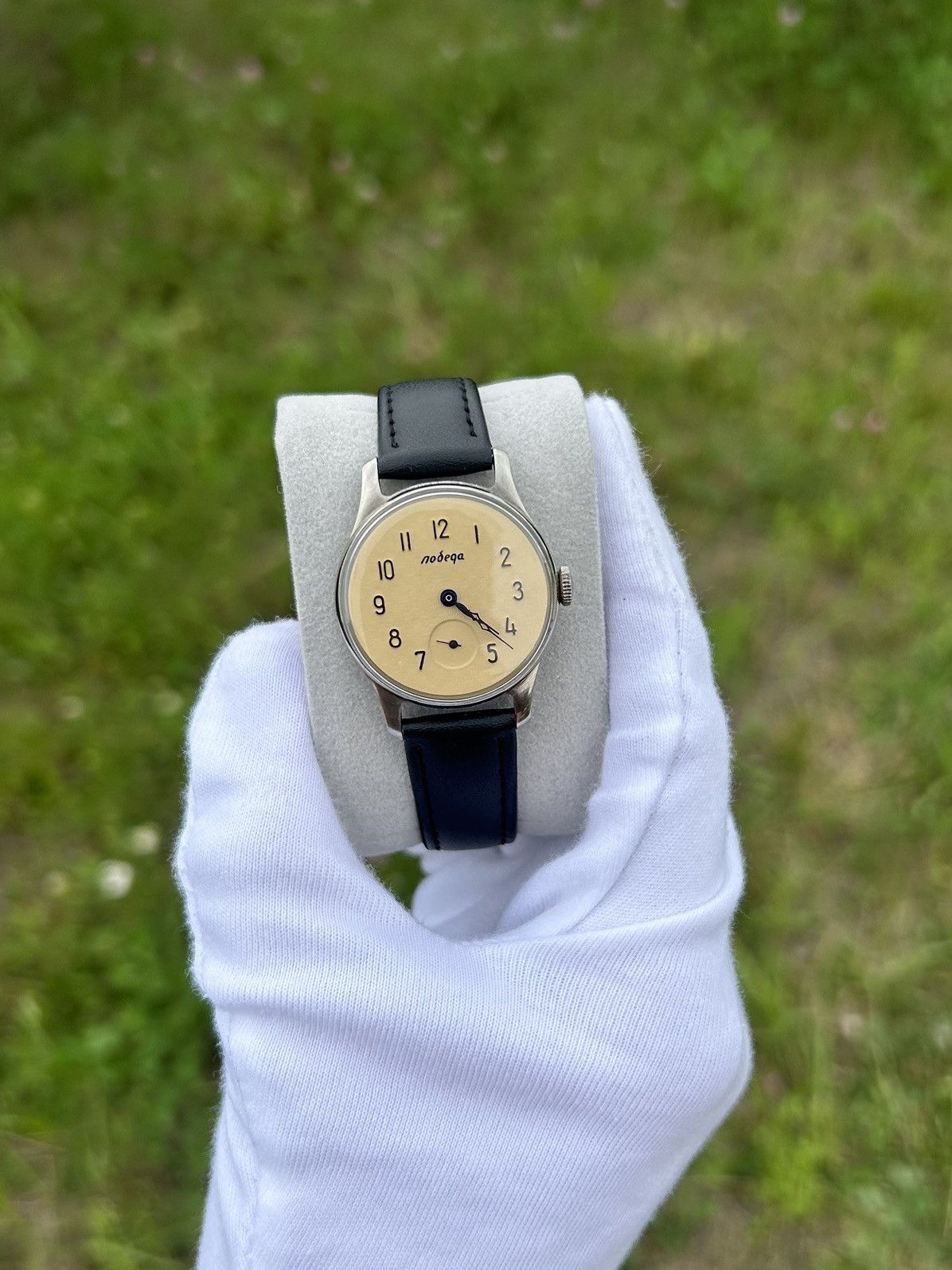 Vintage Vintage Watch Pobeda Made In USSR Mechanical Retro 1950s Size ONE SIZE - 1 Thumbnail