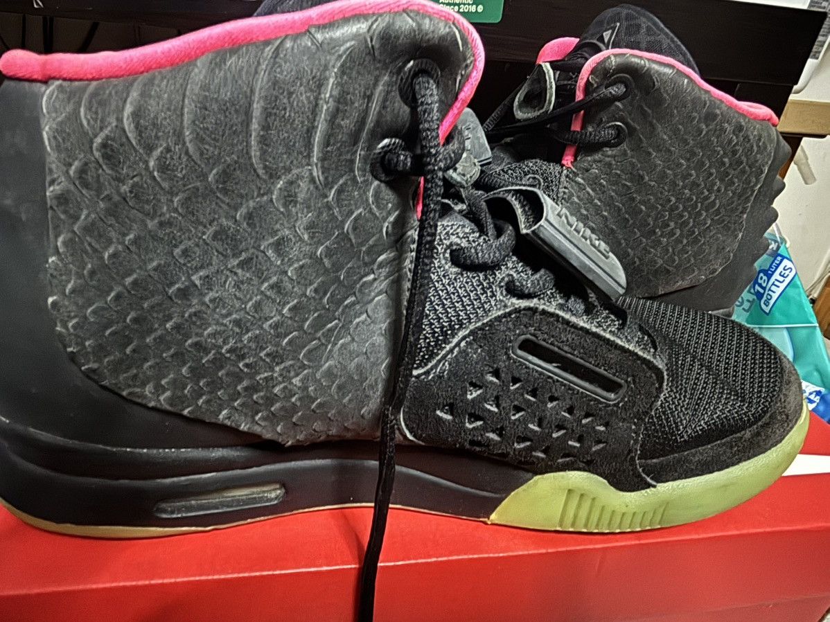 Nike Nike Solar Red Yeezy 2 Size US 11 / EU 44 - 2 Thumbnail
