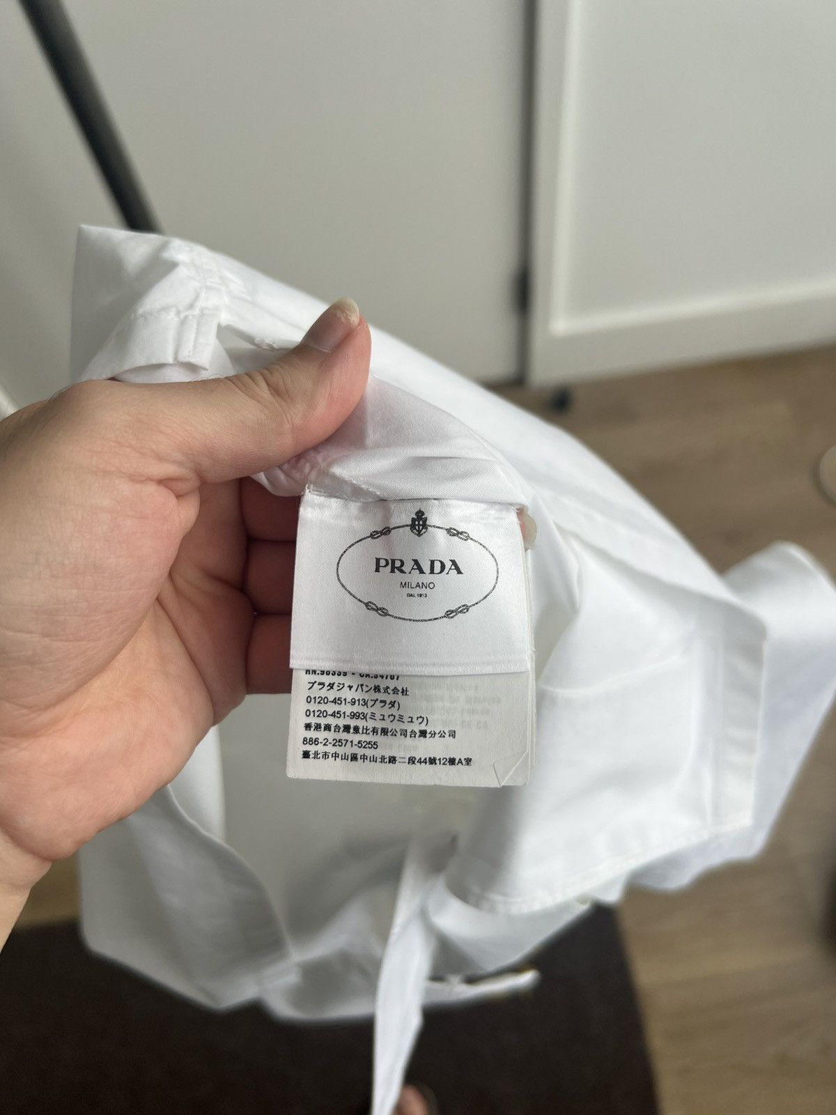 Prada White Camp Collar Officer's Shirt Size S / US 4 / IT 40 - 6 Thumbnail