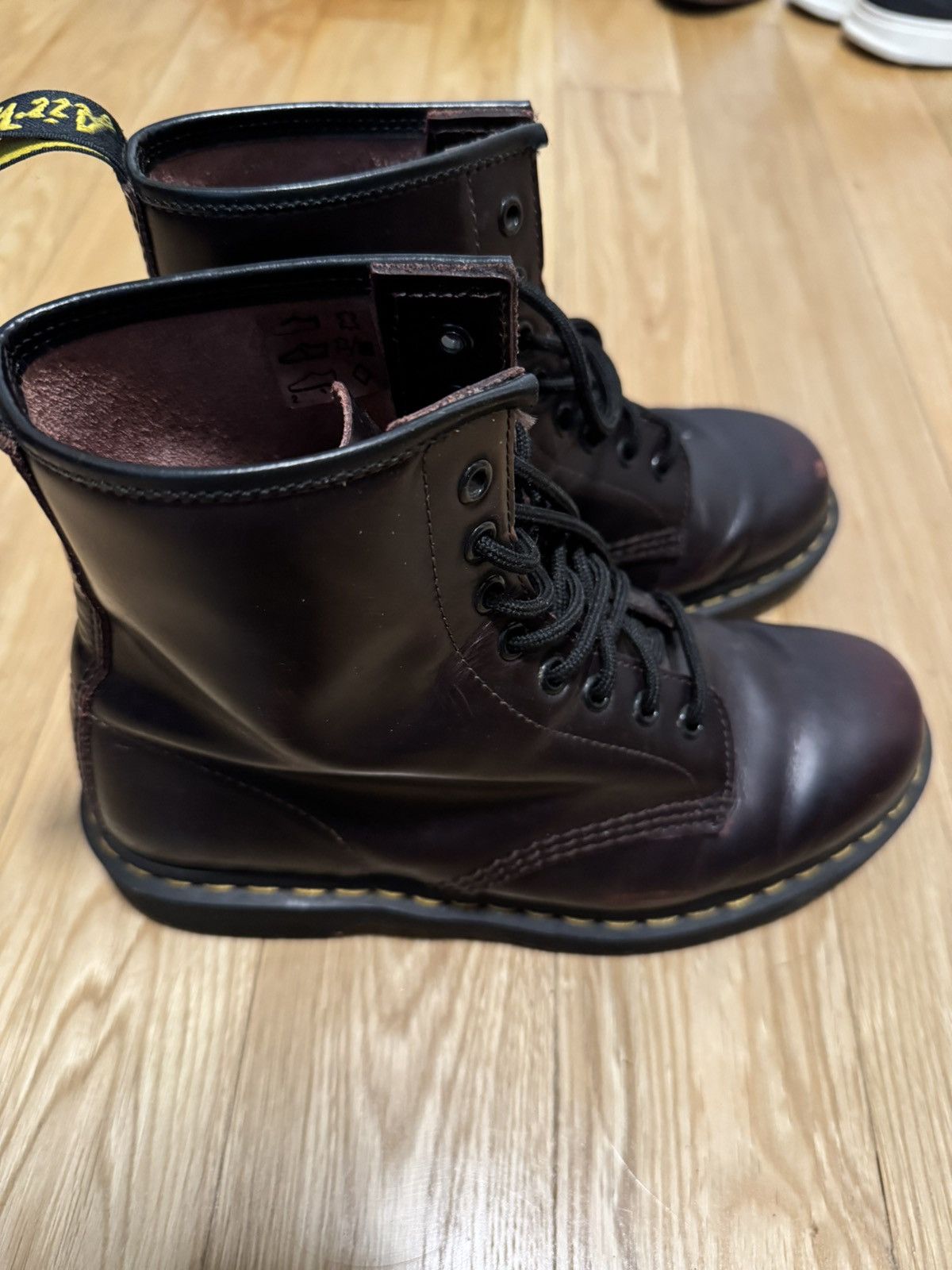 Dr. Martens Dr. Martens Burgundy 1460 Size US 8 / EU 41 - 4 Thumbnail
