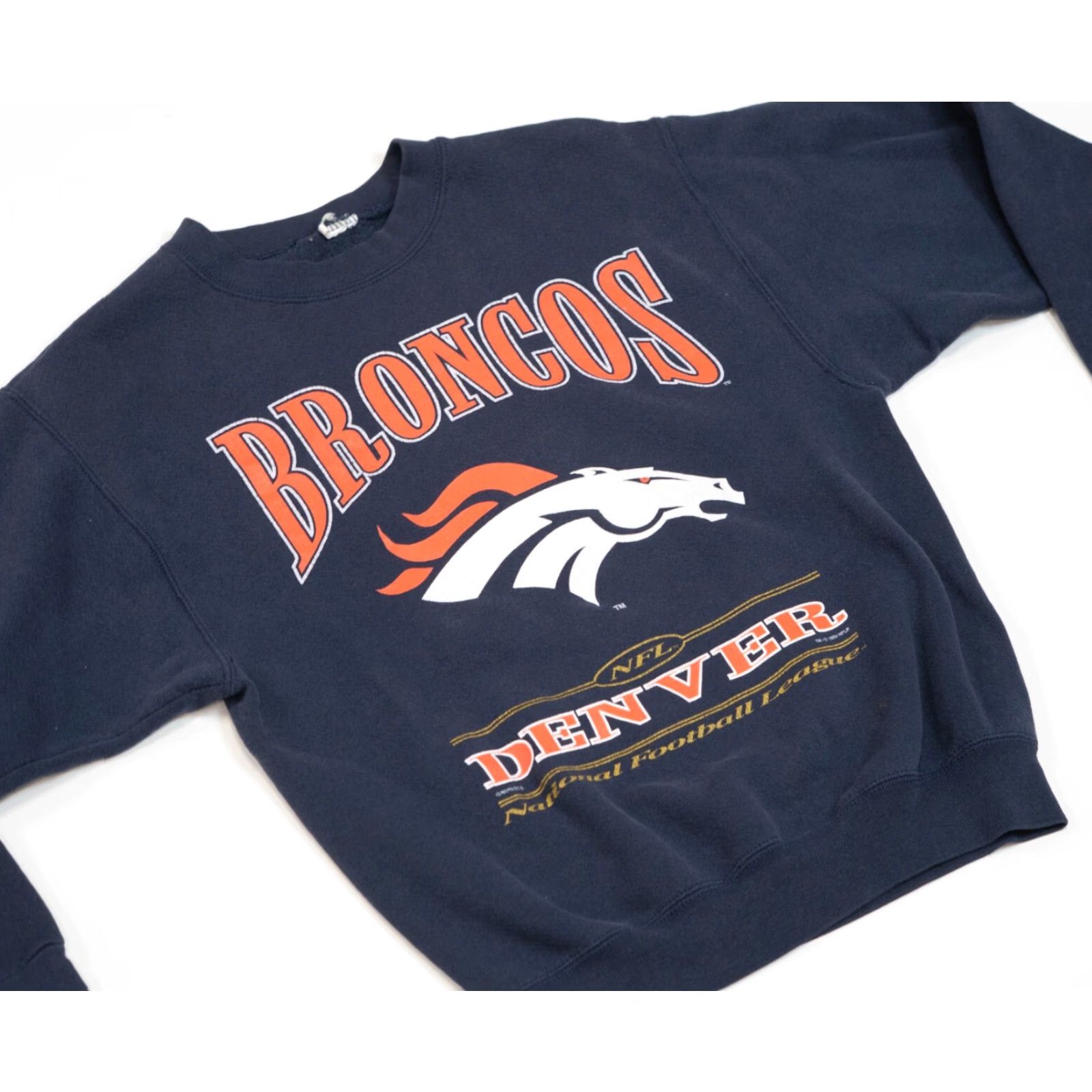 Nutmeg VINTAGE Nutmeg Denver Broncos Sweatshirt Crew Neck Blue NFL Logo 1998 S women Gas? Size S / US 4 / IT 40 - 3 Thumbnail