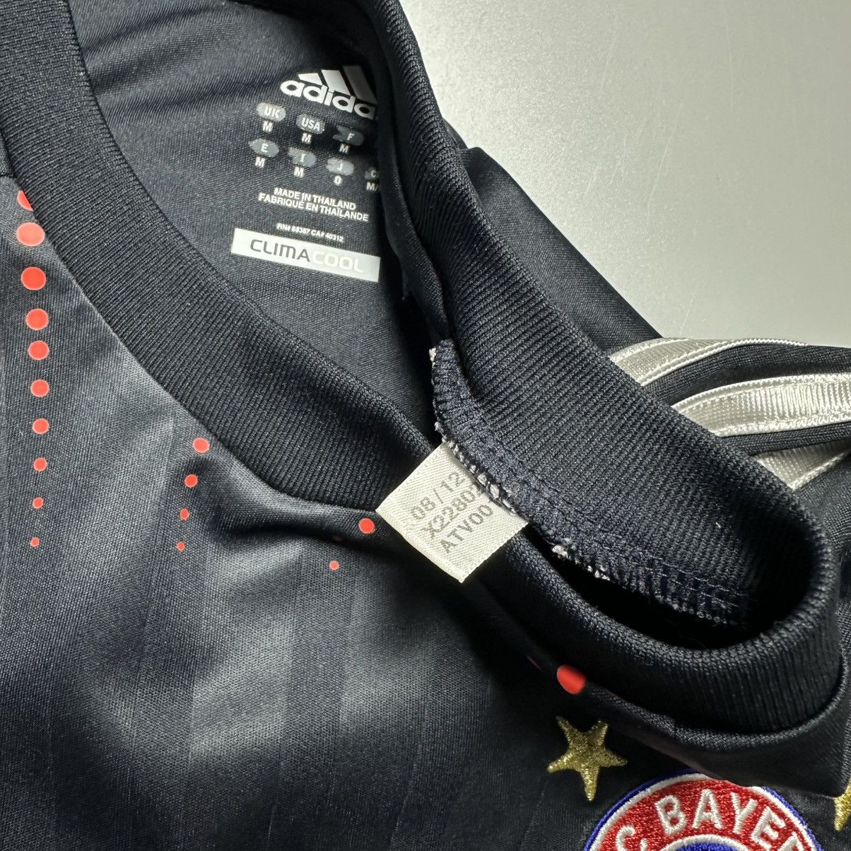 Vintage BAYERN ADIDAS 2012/2013 FOOTBALL THIRD JERSEY #71 ROBBERY Size US M / EU 48-50 / 2 - 7 Thumbnail