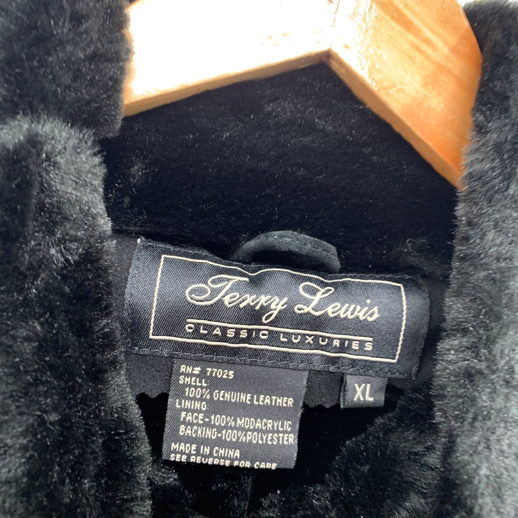 Vintage Terry Lewis Leather Suede Jacket Womens XL Black Faux Fur Liner Classic Luxuries Jacket Womens XL Black Leather Suede Terry Lewis Size XL / US 12-14 / IT 48-50 - 2 Thumbnail