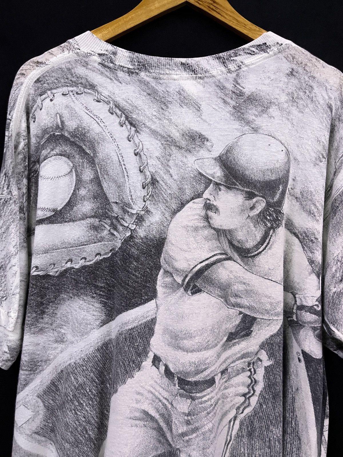 Vintage VINTAGE AOP 80s MLB FULLPRINT GRAPHIC TSHIRT Size US XL / EU 56 / 4 - 8 Thumbnail