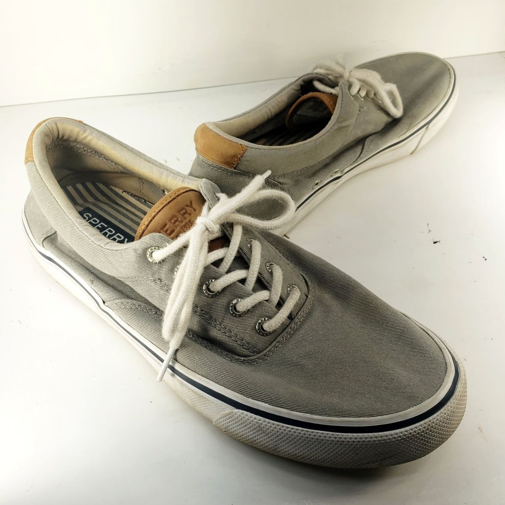 Sperry SPERRY Men’s Sneaker STS22045 GREY Striper II CVO Vulcanized Sneaker SIZE 11M Cant be N/A Size US 11 / EU 44 - 3 Thumbnail