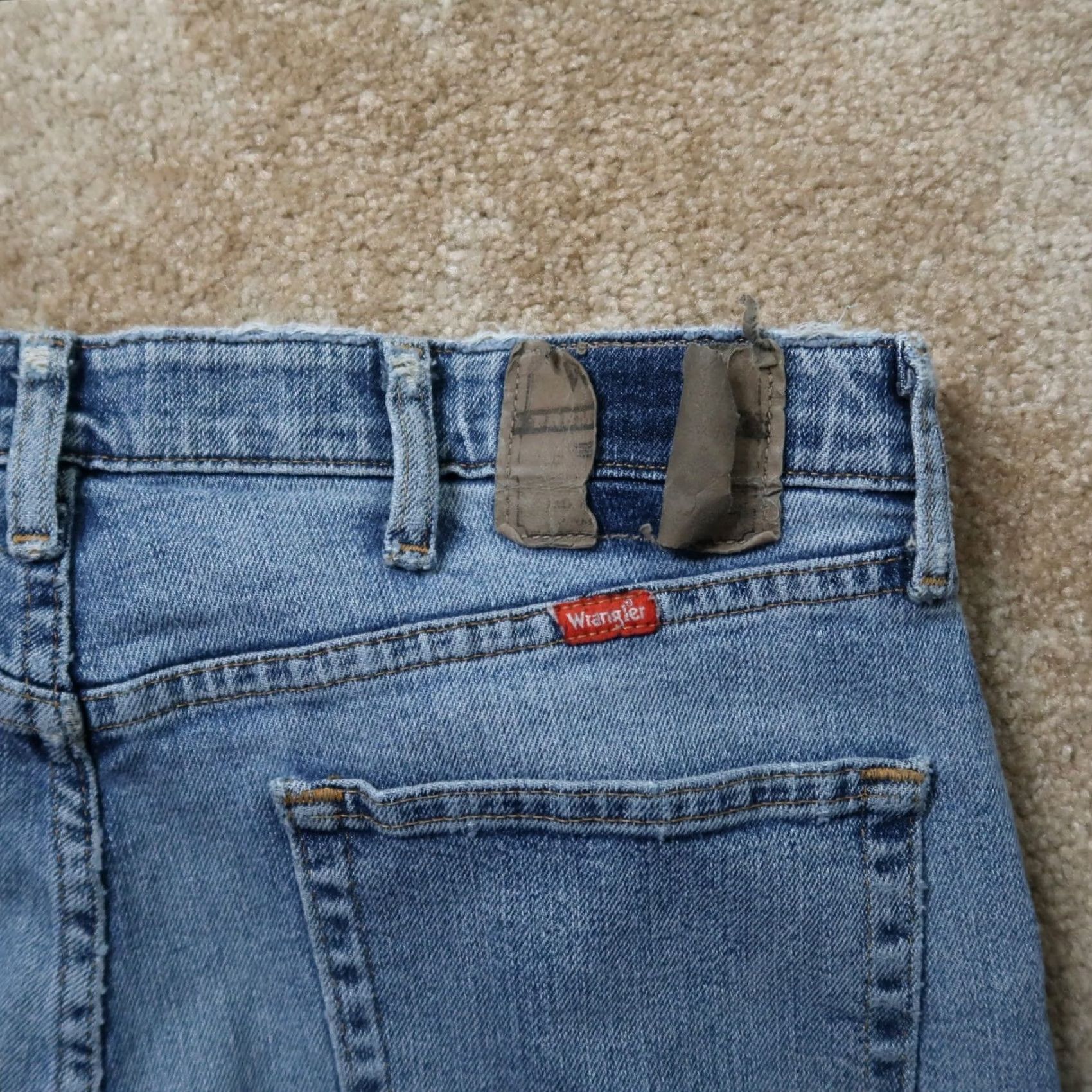Wrangler Wrangler Jeans Men’s 34x30 Regular Straight Denim Distressed Blue Cotton 5-Pocket Wrangler Straight Size US 34 / EU 50 - 6 Thumbnail