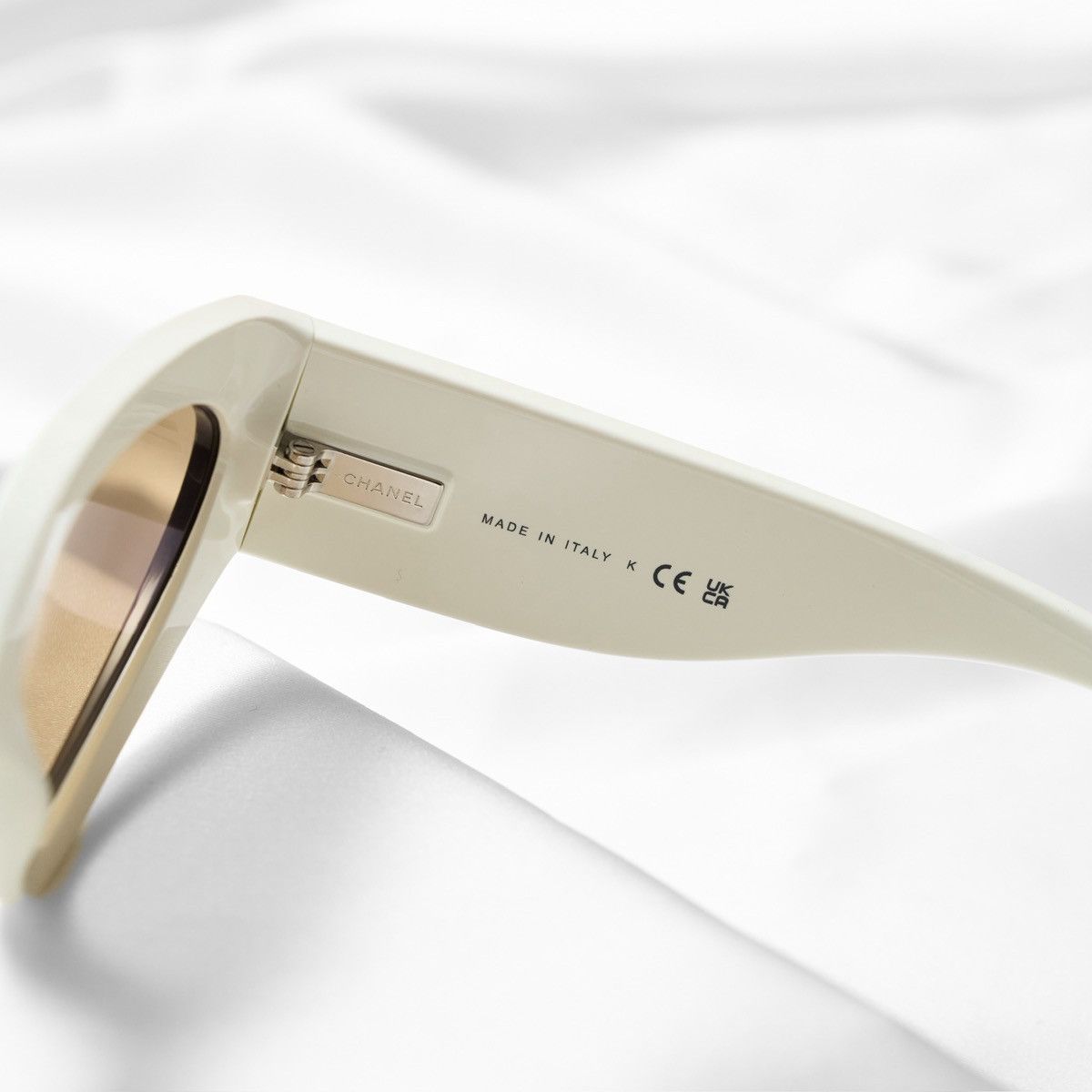 Chanel CHANEL 0CH6056 165653 SUNGLASSES Size ONE SIZE - 4 Thumbnail