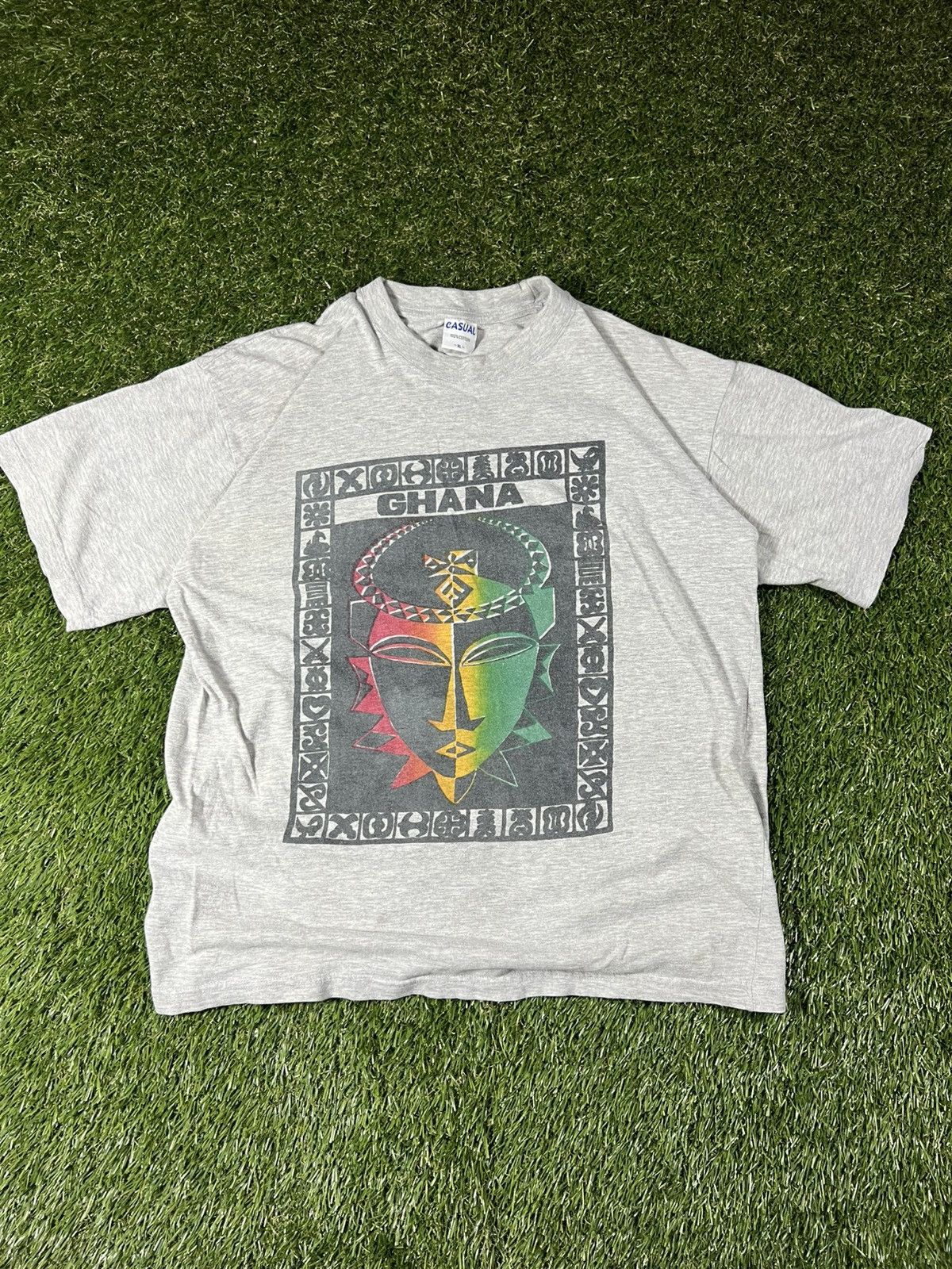 Vintage Vintage 90s Ghana African Mask Tribal Art Graphic Faded Tee Size US XL / EU 56 / 4 - 1 Thumbnail