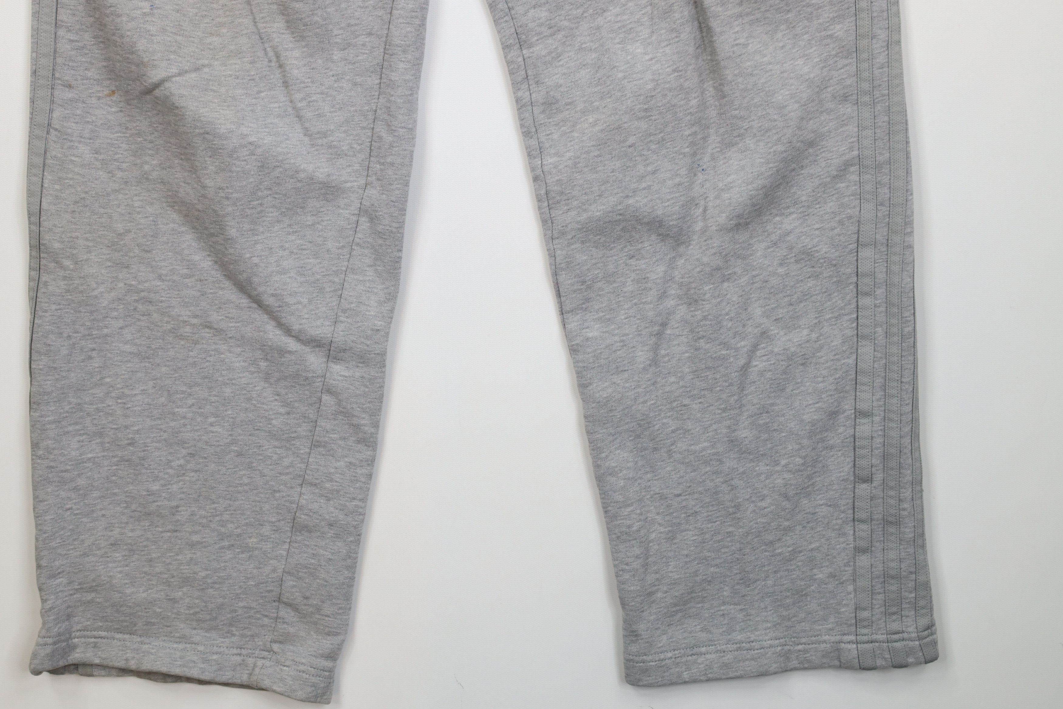 Adidas Vintage Y2K Adidas Spell Out Striped Wide Leg Sweatpants Size US 32 / EU 48 - 5 Thumbnail