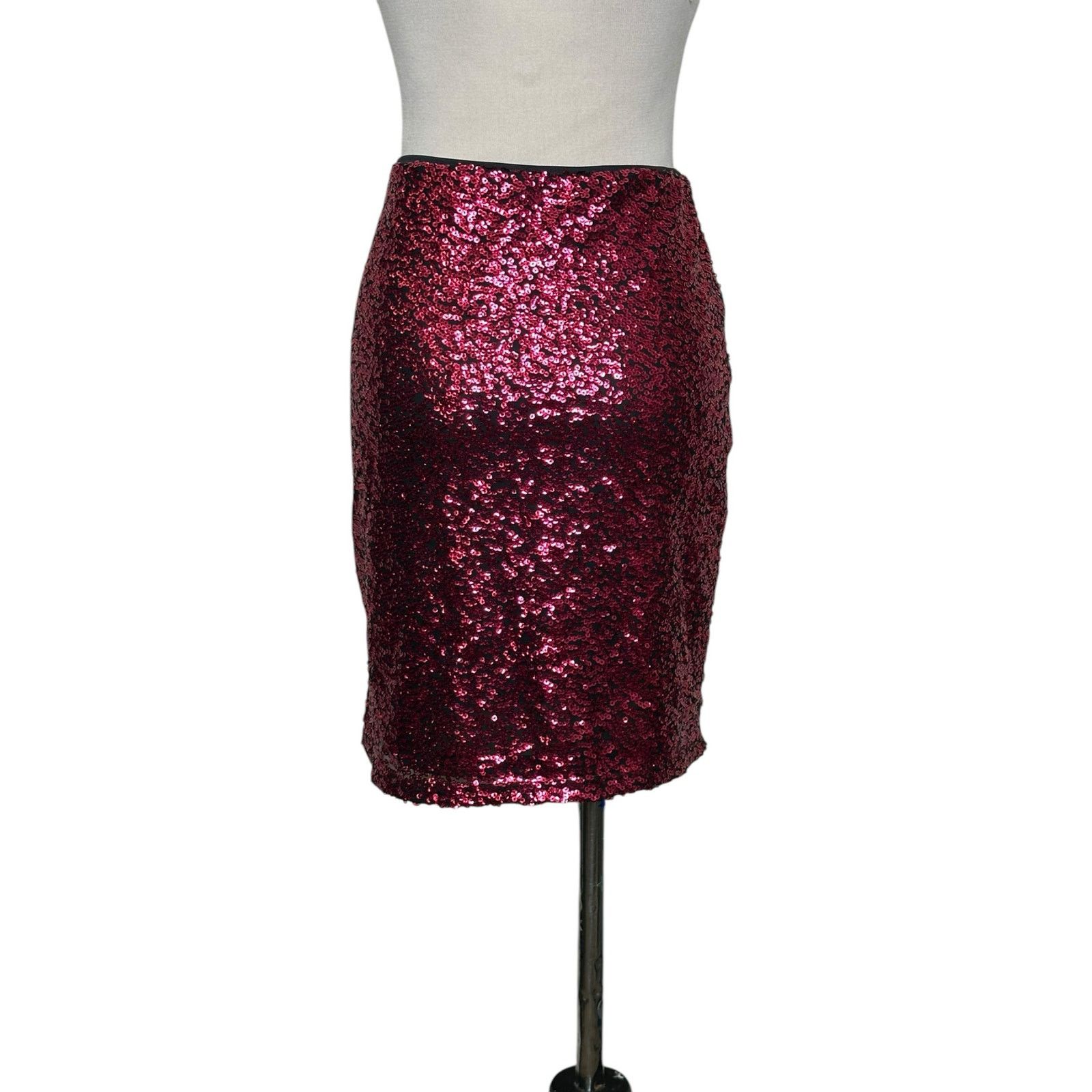H&M H&M Divided fuchsia sequin pull on mini skirt size Small Size 27" / US 4 / IT 40 - 10 Thumbnail