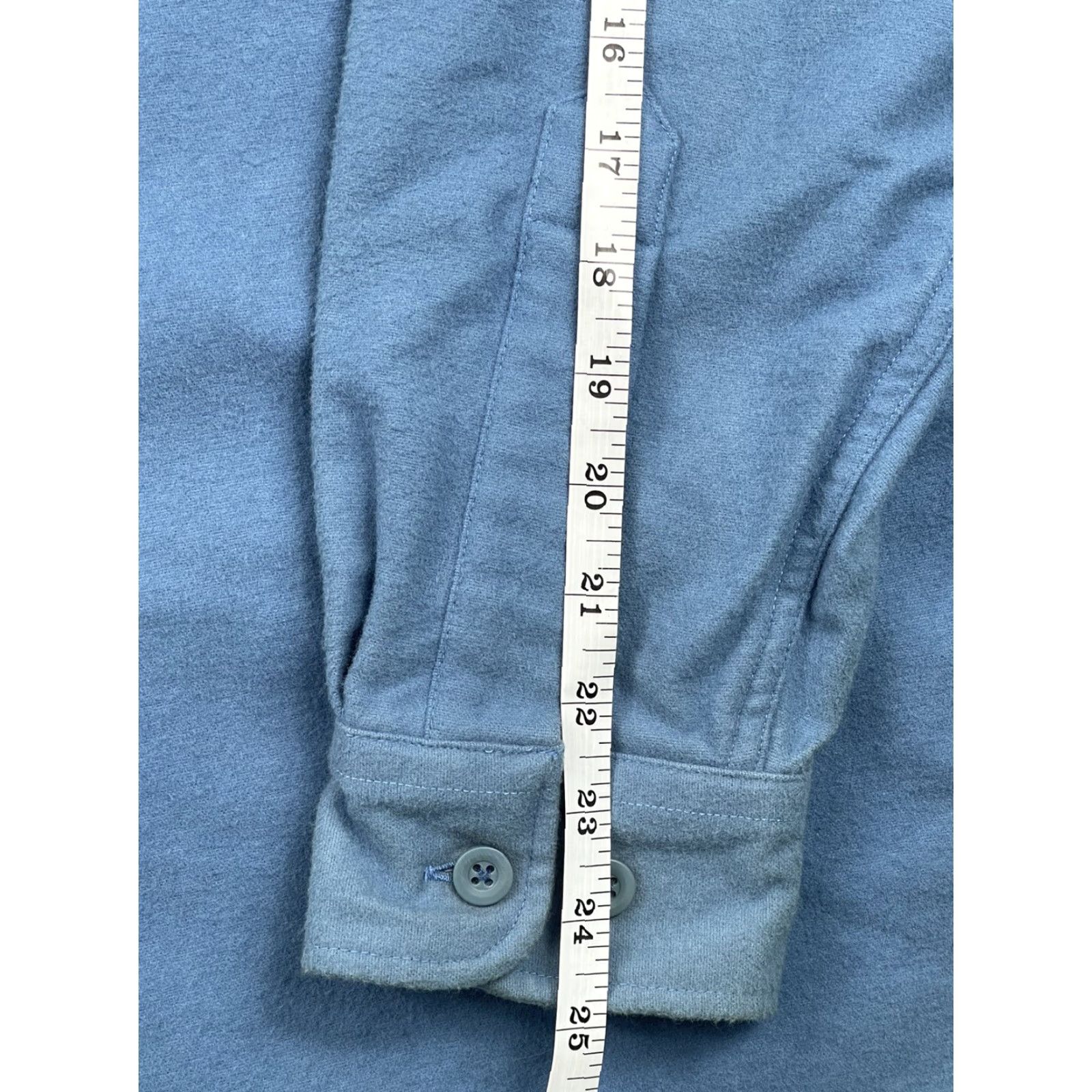Vintage VINTAGE L.L. Bean Flannel Shirt Heavyweight Light Blue Long Sleeve Button-Up Size L USA Mens Size US L / EU 52-54 / 3 - 7 Thumbnail