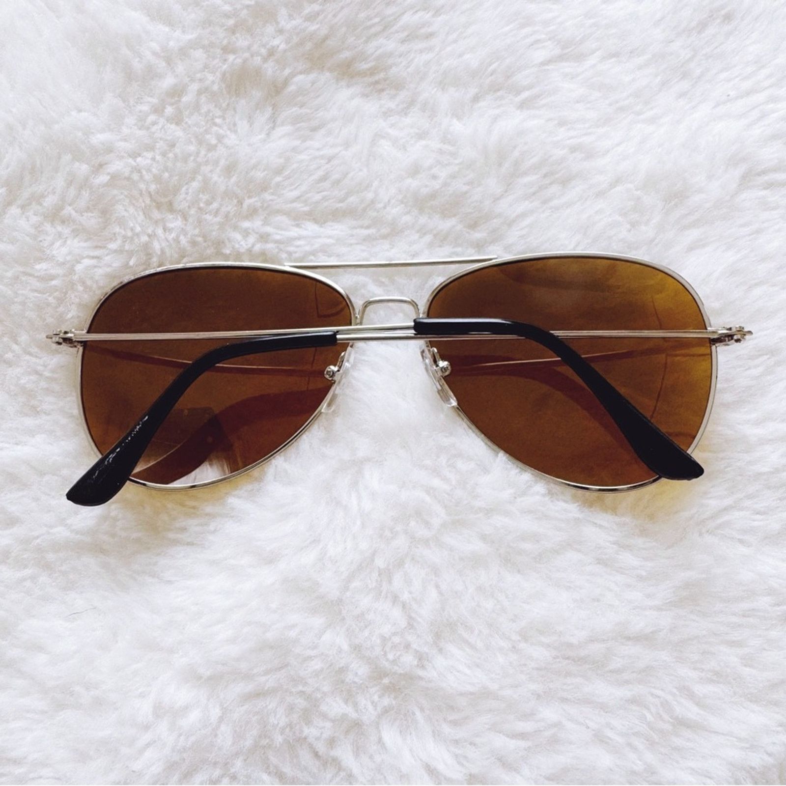 Other Edward Gold with Silver Rims Polarized Aviator Sunglasses Size ONE SIZE - 9 Thumbnail