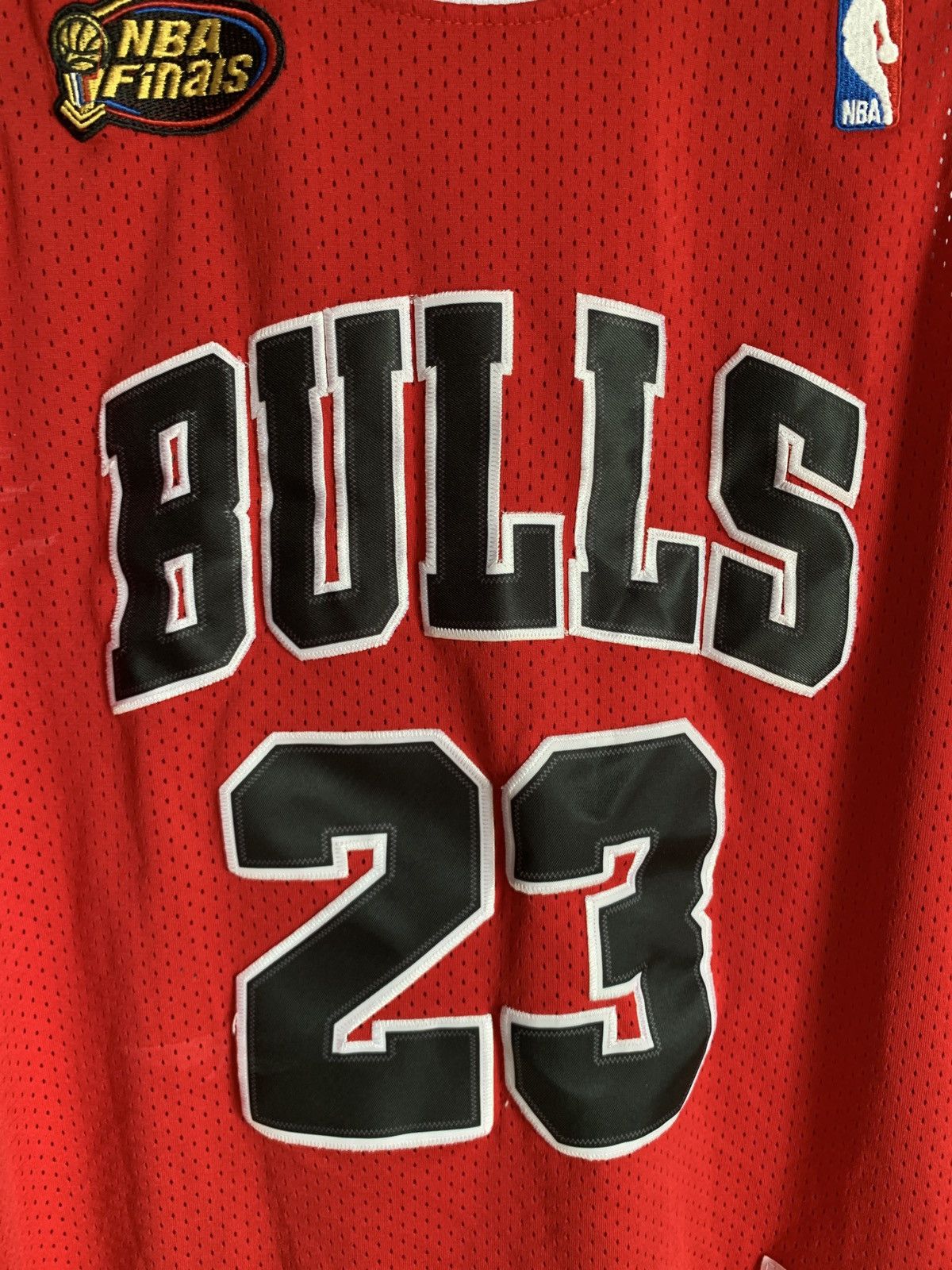 NBA Chicago Bulls Basketball Jersey Hardwood Classics JORDAN #23 Size US M / EU 48-50 / 2 - 4 Thumbnail