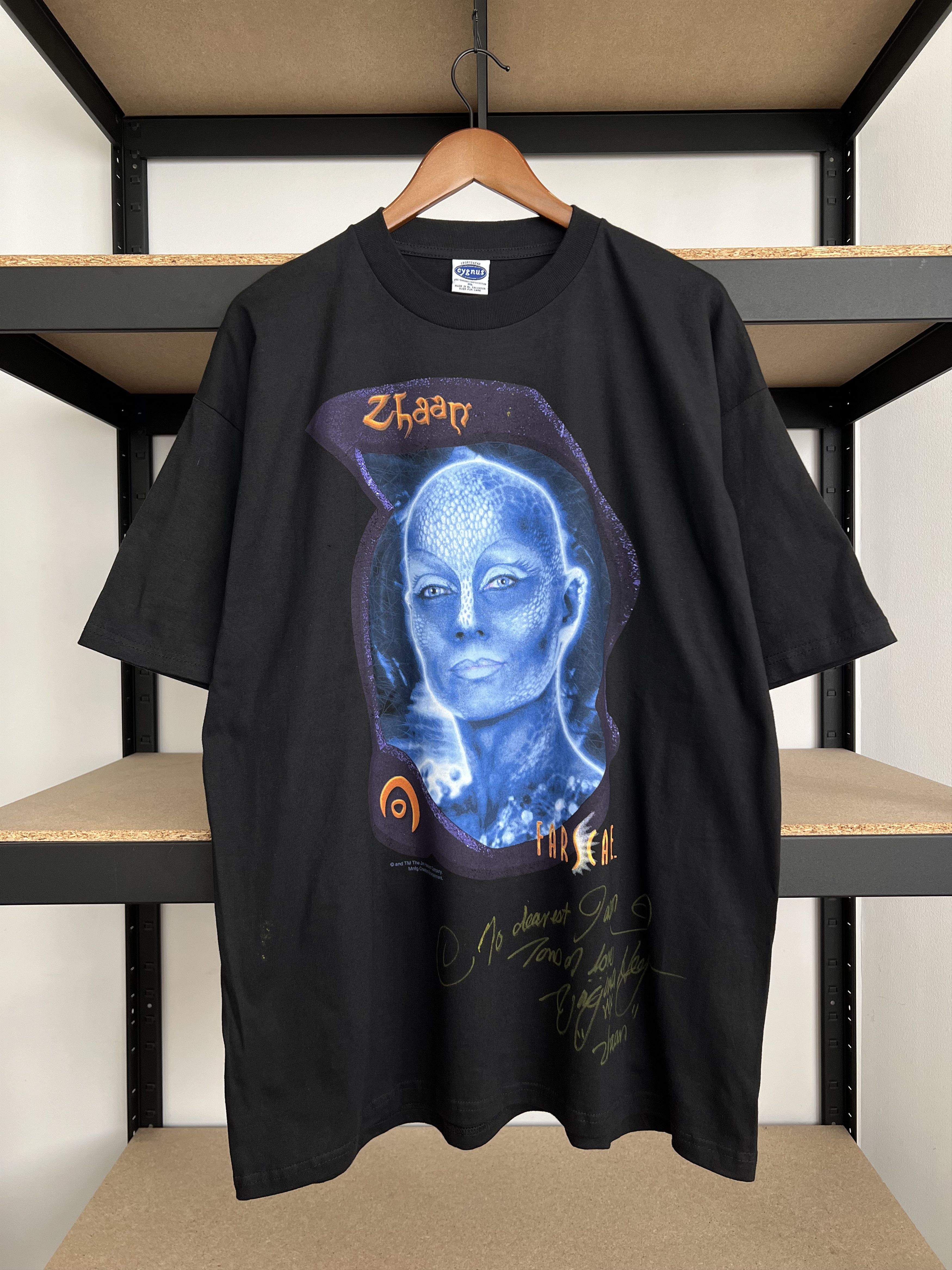 Vintage Vintage 90s Farscape Zhaan TV Series Signed by Virginia Hey Size US XL / EU 56 / 4 - 1 Thumbnail